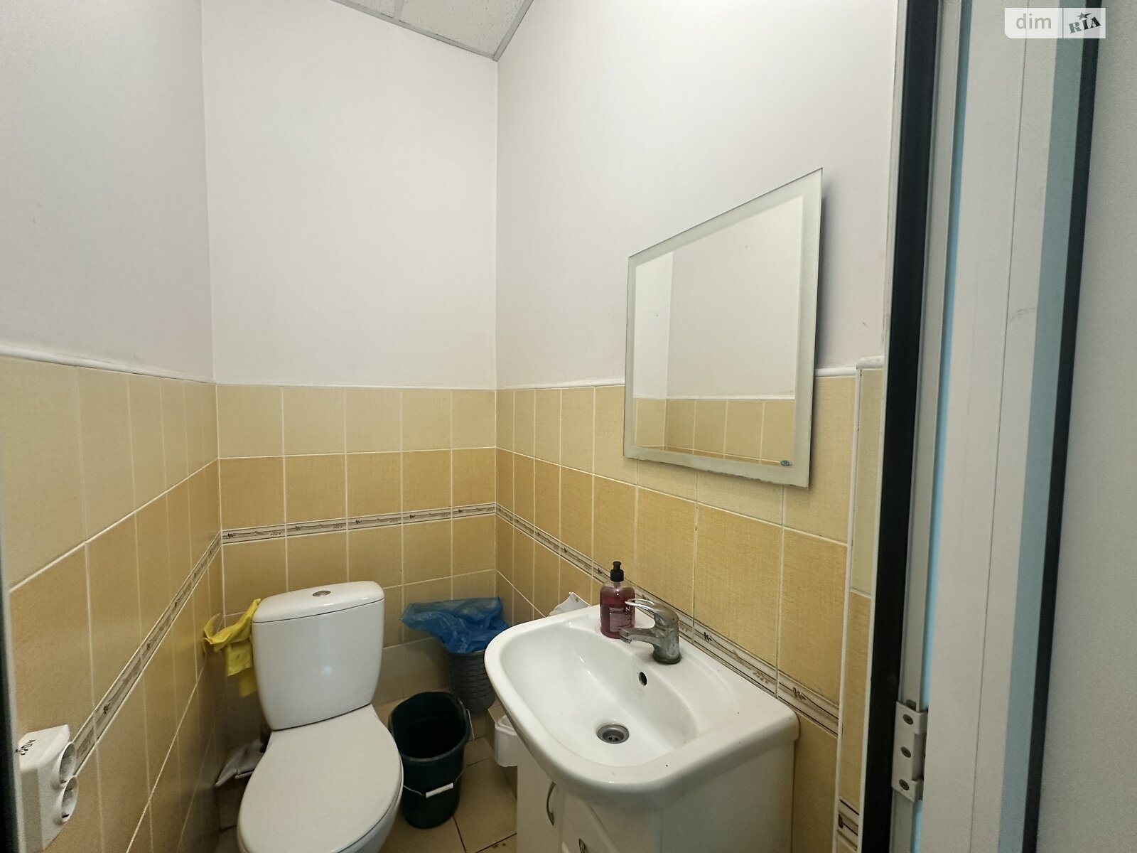 Коммерческое помещение в Подберезцах, Галицкая улица, цена: продажи 390 000 долларов за объект фото 1 Коммерческое помещение в Подберезцах, Галицкая улица, цена продажи: 390 000 долларов за объект фото 1