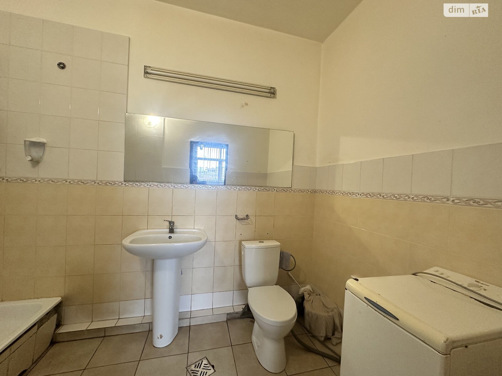 Коммерческое помещение в Подберезцах, Галицкая улица, цена: продажи 390 000 долларов за объект фото 1 Коммерческое помещение в Подберезцах, Галицкая улица, цена продажи: 390 000 долларов за объект фото 1