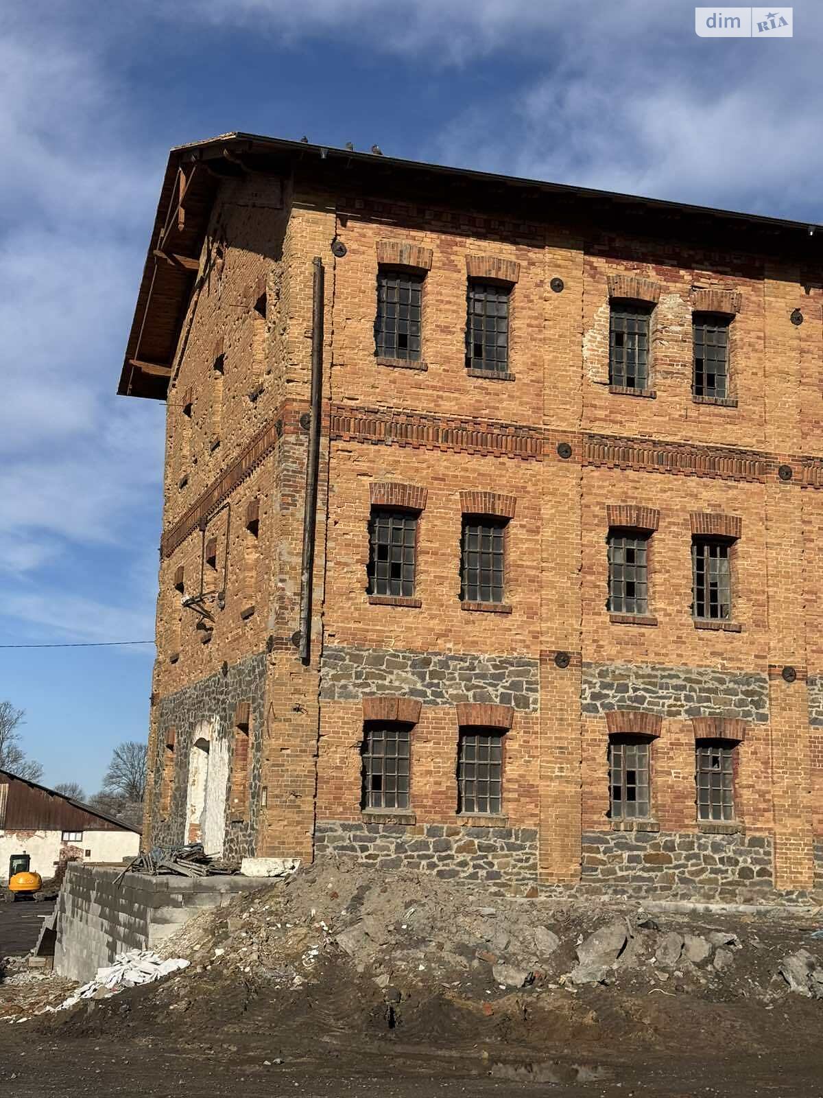 Комерційне приміщення в Полонному, продаж по Лесі Українки вулиця, район Полонне, ціна: 1 500 000 доларів за об’єкт фото 1 Комерційне приміщення в Полонному, продаж по Лесі Українки вулиця, район Полонне, ціна: 1 500 000 доларів за об’єкт фото 1