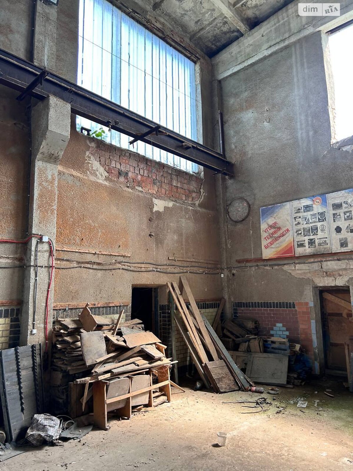 Коммерческое помещение в Полонном, продажа по ул. Витковского, район Полонное, цена: 200 000 долларов за объект фото 1 Коммерческое помещение в Полонном, продажа по ул. Витковского, район Полонное, цена: 200 000 долларов за объект фото 1