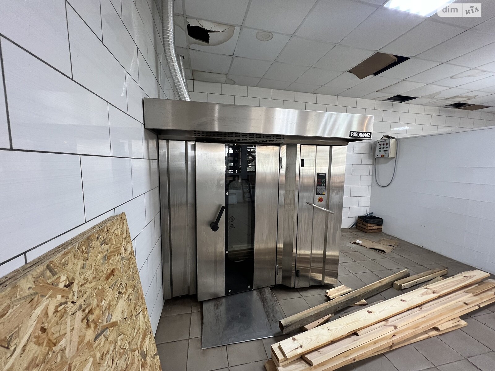 Комерційне приміщення в Попільні, продаж по КиЇвська, район Попільня, ціна: 145 000 доларів за об’єкт фото 1 Комерційне приміщення в Попільні, продаж по КиЇвська, район Попільня, ціна: 145 000 доларів за об’єкт фото 1