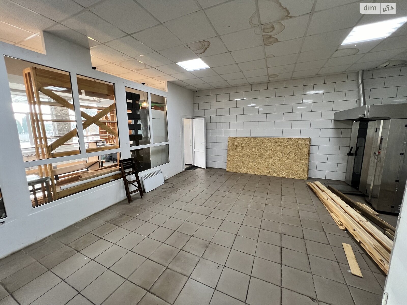 Комерційне приміщення в Попільні, продаж по КиЇвська, район Попільня, ціна: 145 000 доларів за об’єкт фото 1 Комерційне приміщення в Попільні, продаж по КиЇвська, район Попільня, ціна: 145 000 доларів за об’єкт фото 1