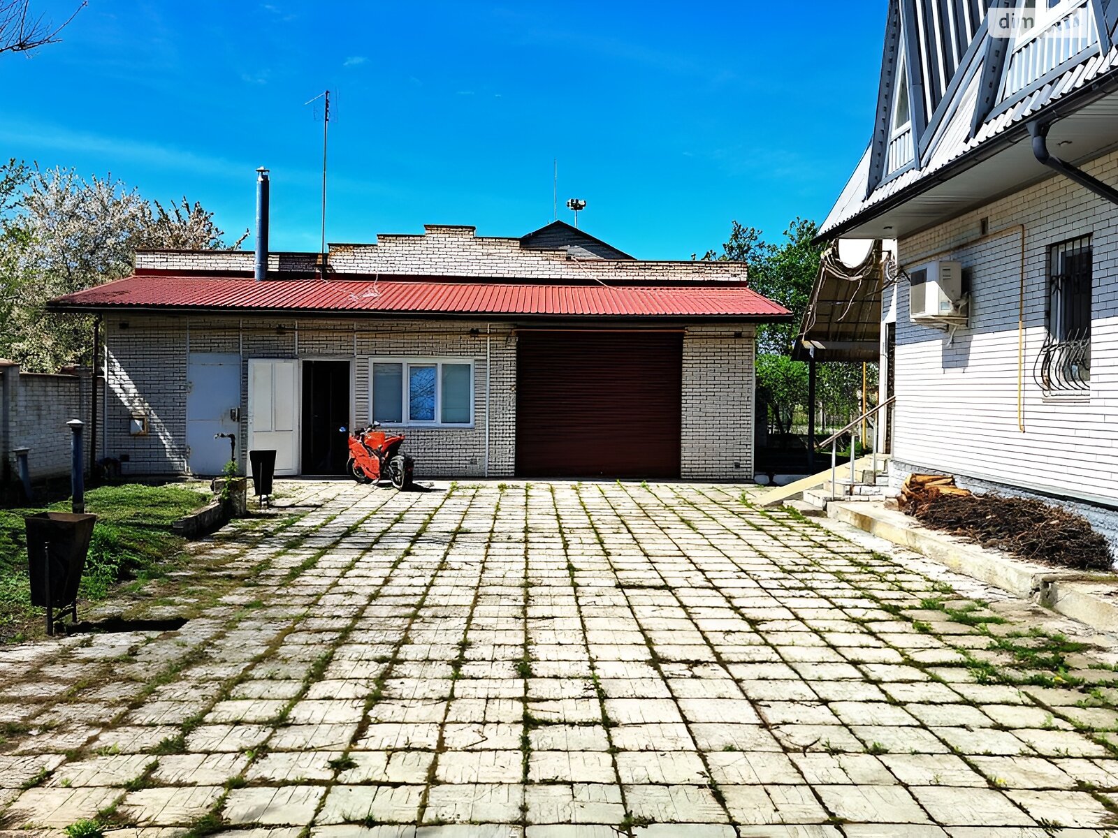Коммерческое помещение в Порадовке, Революции улица 1А, цена: продажи 75 000 долларов за объект фото 1 Коммерческое помещение в Порадовке, Революции улица 1А, цена продажи: 75 000 долларов за объект фото 1