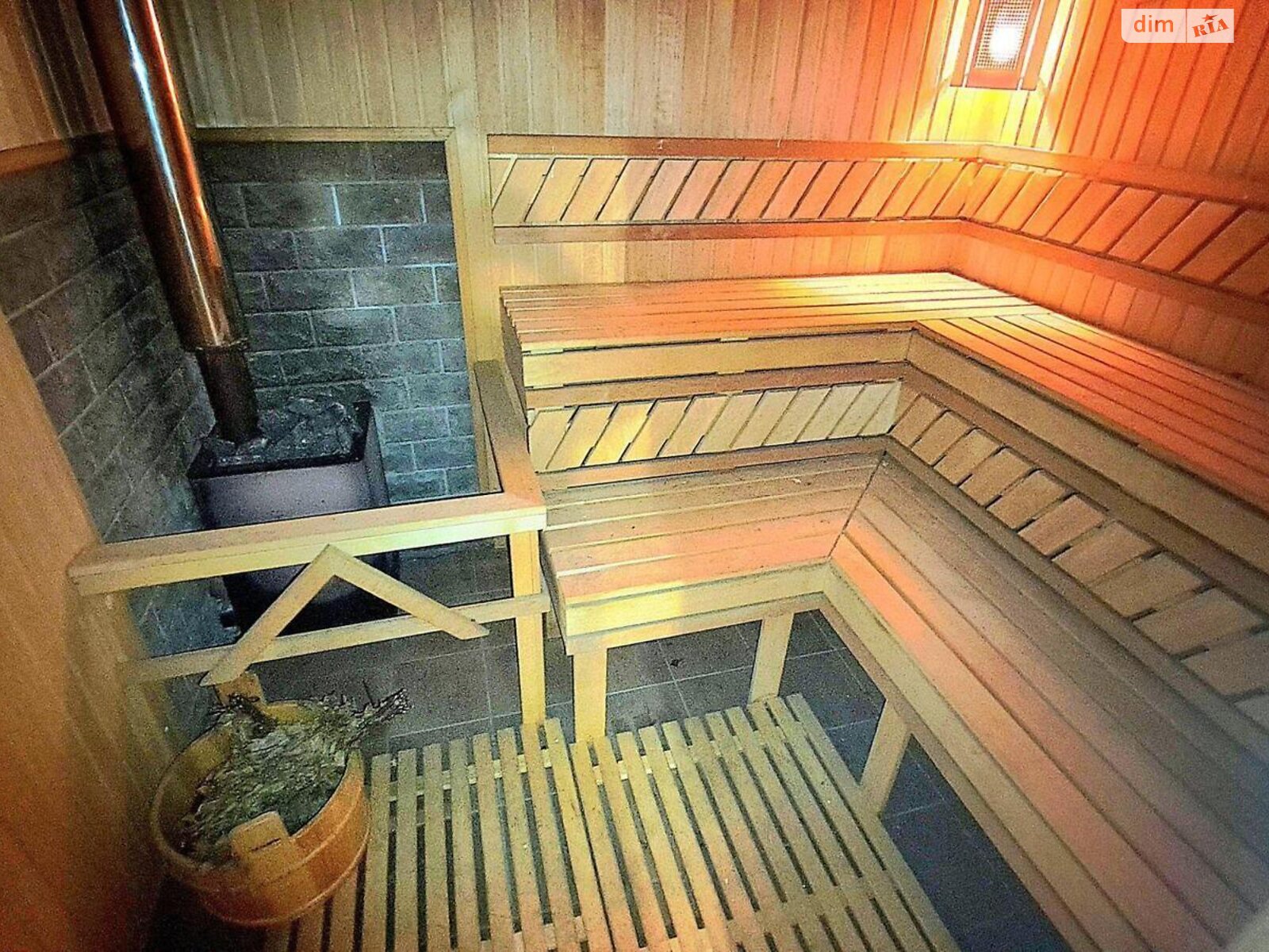Коммерческое помещение в Порадовке, Революции улица 1А, цена: продажи 75 000 долларов за объект фото 1 Коммерческое помещение в Порадовке, Революции улица 1А, цена продажи: 75 000 долларов за объект фото 1