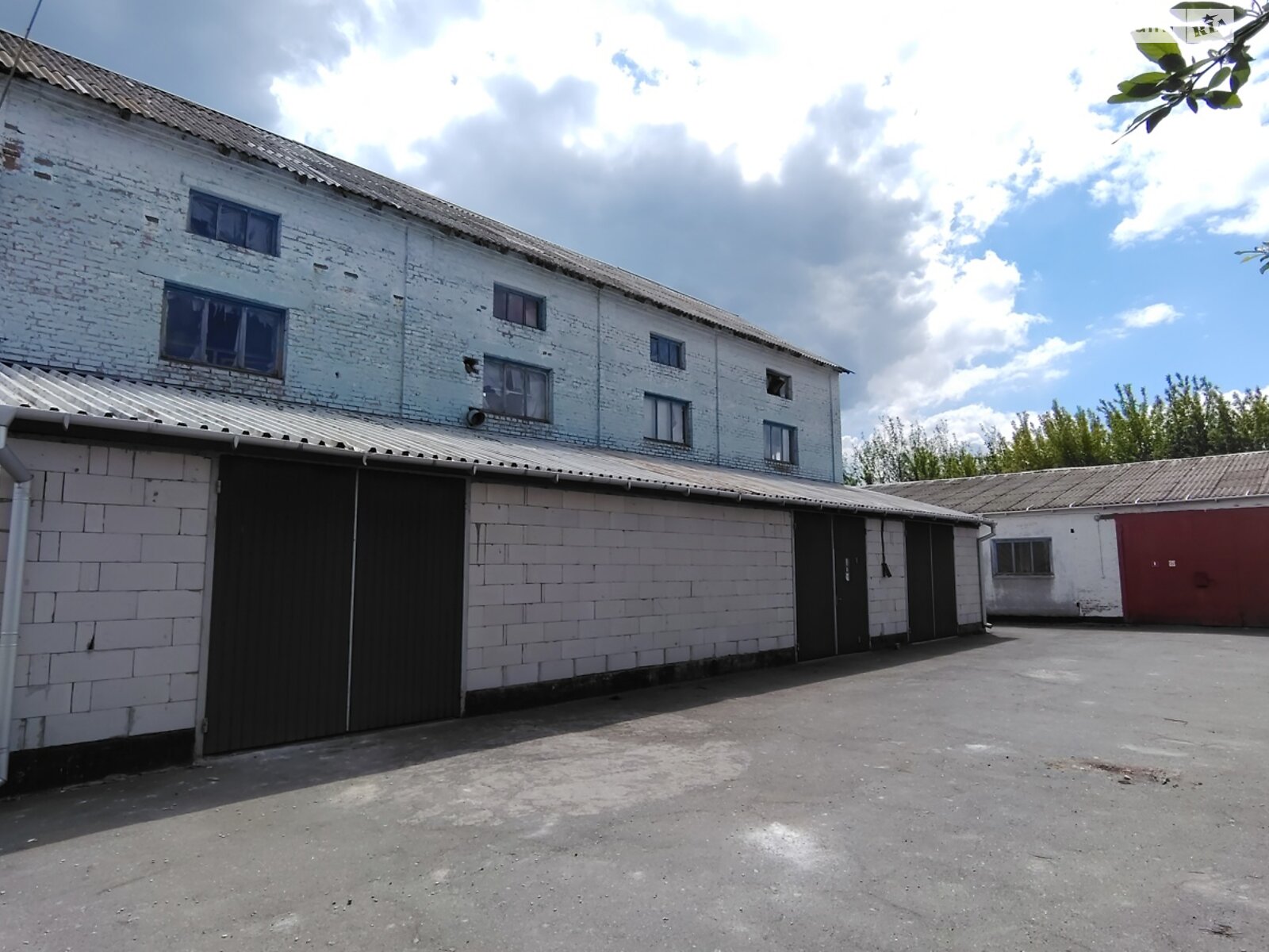 Коммерческое помещение в Рокитном, Железнодорожная улица, цена: продажи 300 000 долларов за объект фото 1 Коммерческое помещение в Рокитном, Железнодорожная улица, цена продажи: 300 000 долларов за объект фото 1