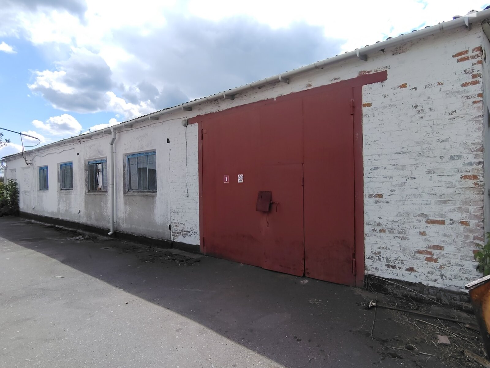 Коммерческое помещение в Рокитном, Железнодорожная улица, цена: продажи 300 000 долларов за объект фото 1 Коммерческое помещение в Рокитном, Железнодорожная улица, цена продажи: 300 000 долларов за объект фото 1