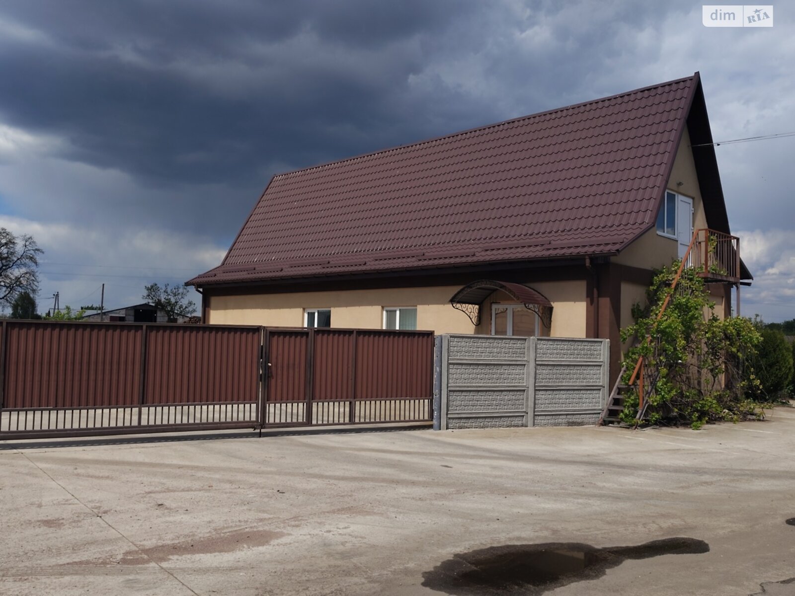 Коммерческое помещение в Рокитном, Железнодорожная улица, цена: продажи 300 000 долларов за объект фото 1 Коммерческое помещение в Рокитном, Железнодорожная улица, цена продажи: 300 000 долларов за объект фото 1