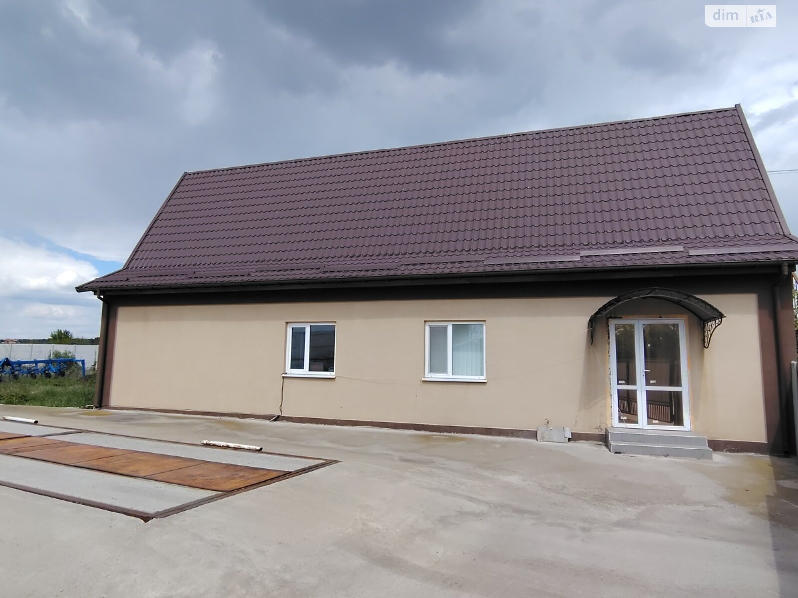 Коммерческое помещение в Рокитном, Железнодорожная улица, цена: продажи 300 000 долларов за объект фото 1 Коммерческое помещение в Рокитном, Железнодорожная улица, цена продажи: 300 000 долларов за объект фото 1