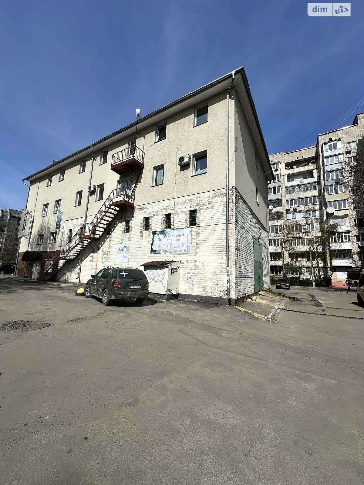 Коммерческое помещение в Ровно, продажа по Крушельницкой Соломии улица 77, район 12-школа, цена: 370 000 долларов за объект фото 1 Коммерческое помещение в Ровно, продажа по Крушельницкой Соломии улица 77, район 12-школа, цена: 370 000 долларов за объект фото 1