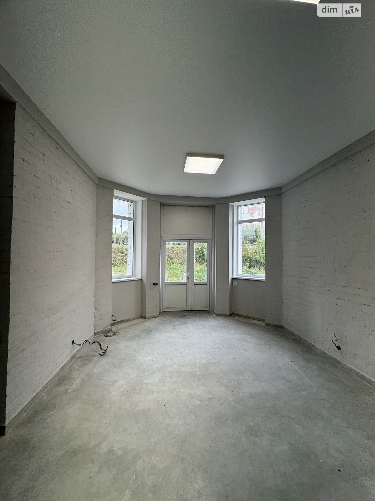 Коммерческое помещение в Ровно, продажа по Соборная улица 283, район Авторынок, цена: 64 000 долларов за объект фото 1 Коммерческое помещение в Ровно, продажа по Соборная улица 283, район Авторынок, цена: 64 000 долларов за объект фото 1