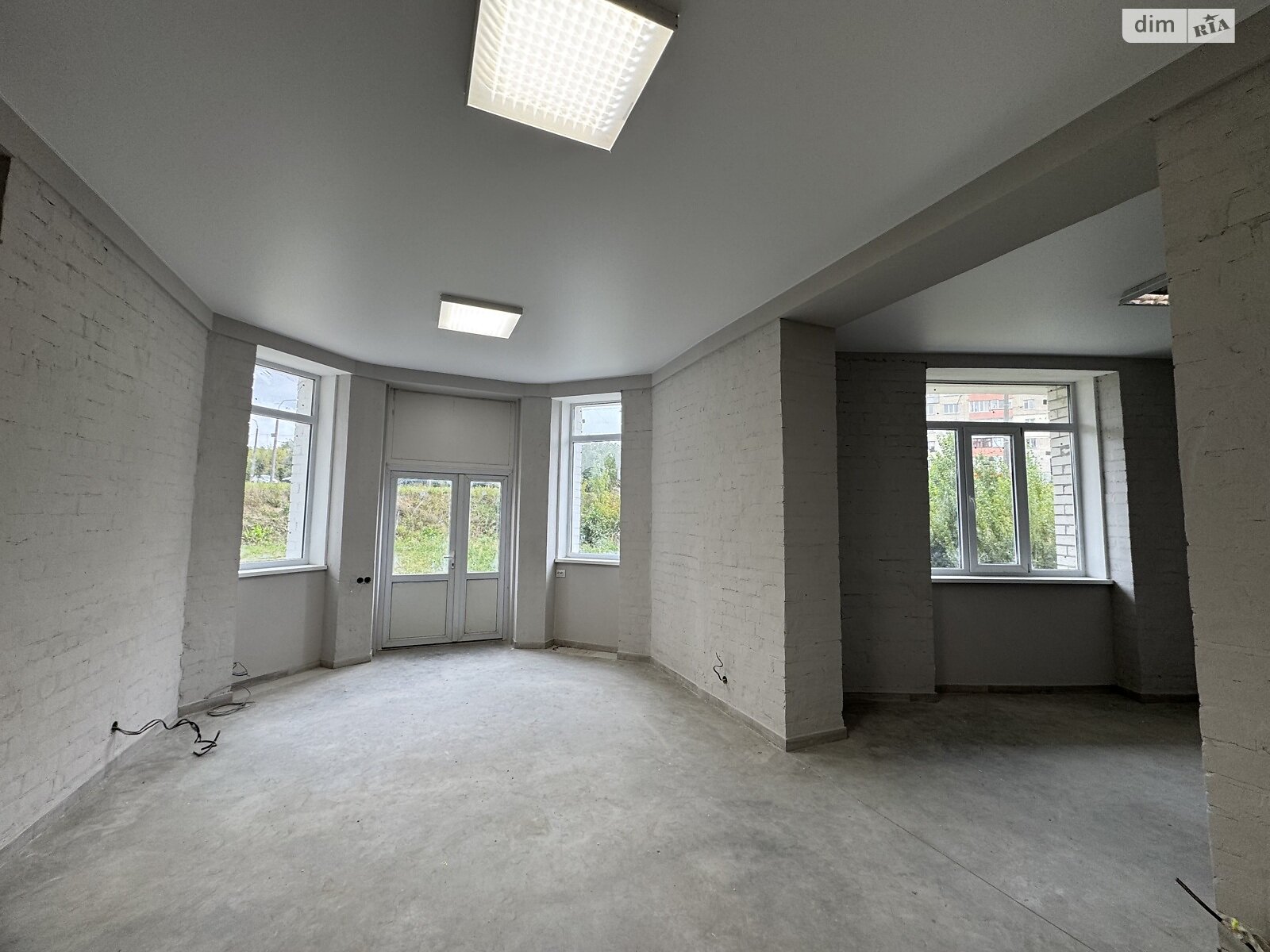 Коммерческое помещение в Ровно, продажа по Соборная улица 283, район Авторынок, цена: 64 000 долларов за объект фото 1 Коммерческое помещение в Ровно, продажа по Соборная улица 283, район Авторынок, цена: 64 000 долларов за объект фото 1