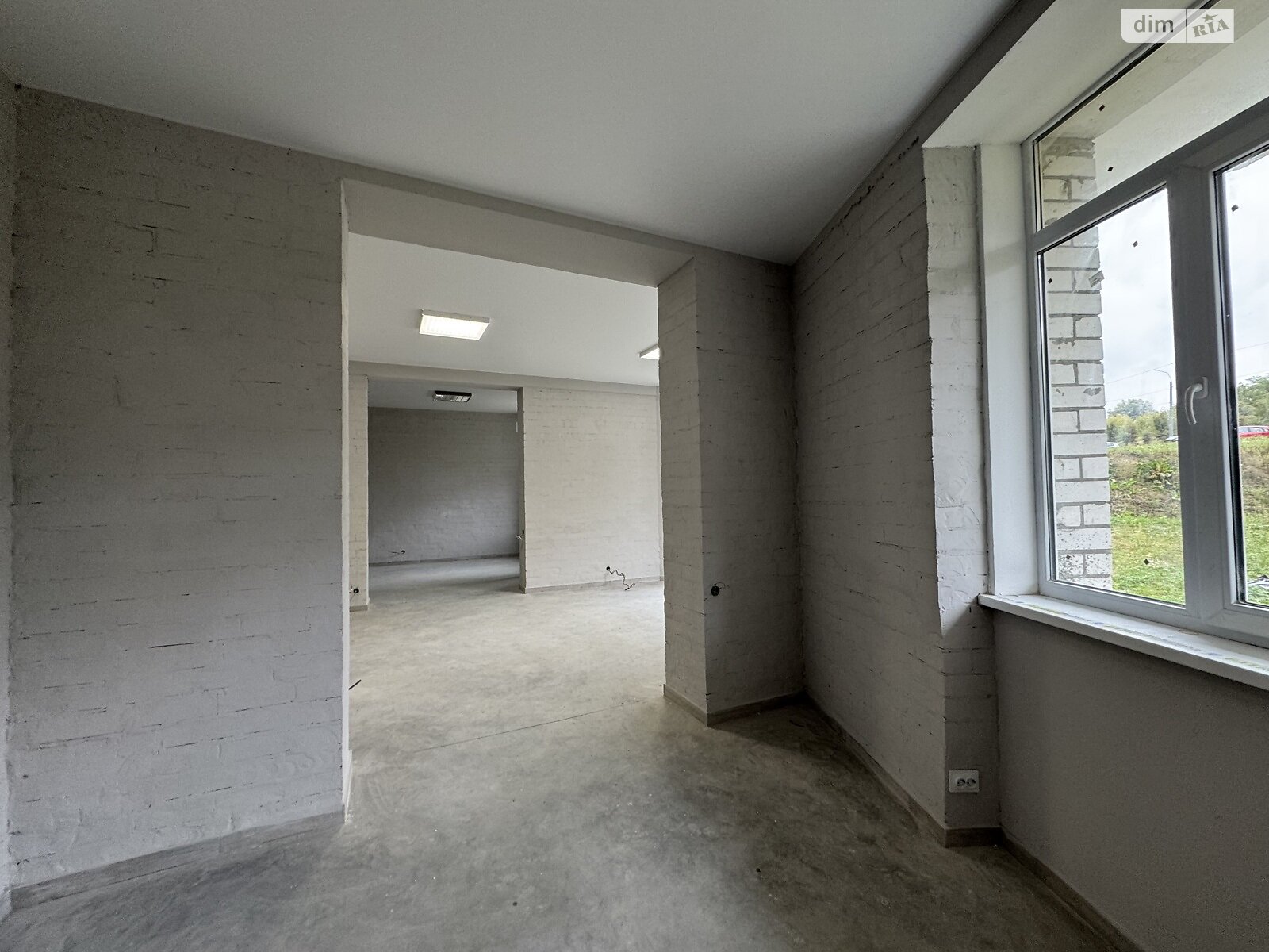 Коммерческое помещение в Ровно, продажа по Соборная улица 283, район Авторынок, цена: 64 000 долларов за объект фото 1 Коммерческое помещение в Ровно, продажа по Соборная улица 283, район Авторынок, цена: 64 000 долларов за объект фото 1