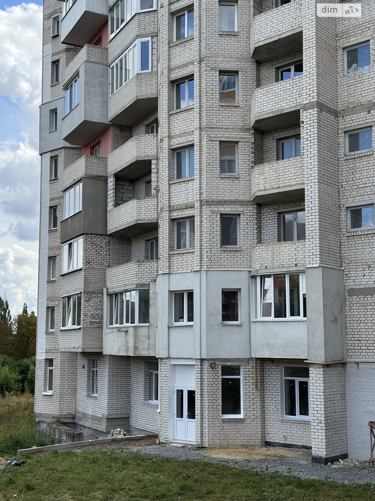Коммерческое помещение в Ровно, продажа по Соборная улица 283, район Авторынок, цена: 64 000 долларов за объект фото 1 Коммерческое помещение в Ровно, продажа по Соборная улица 283, район Авторынок, цена: 64 000 долларов за объект фото 1