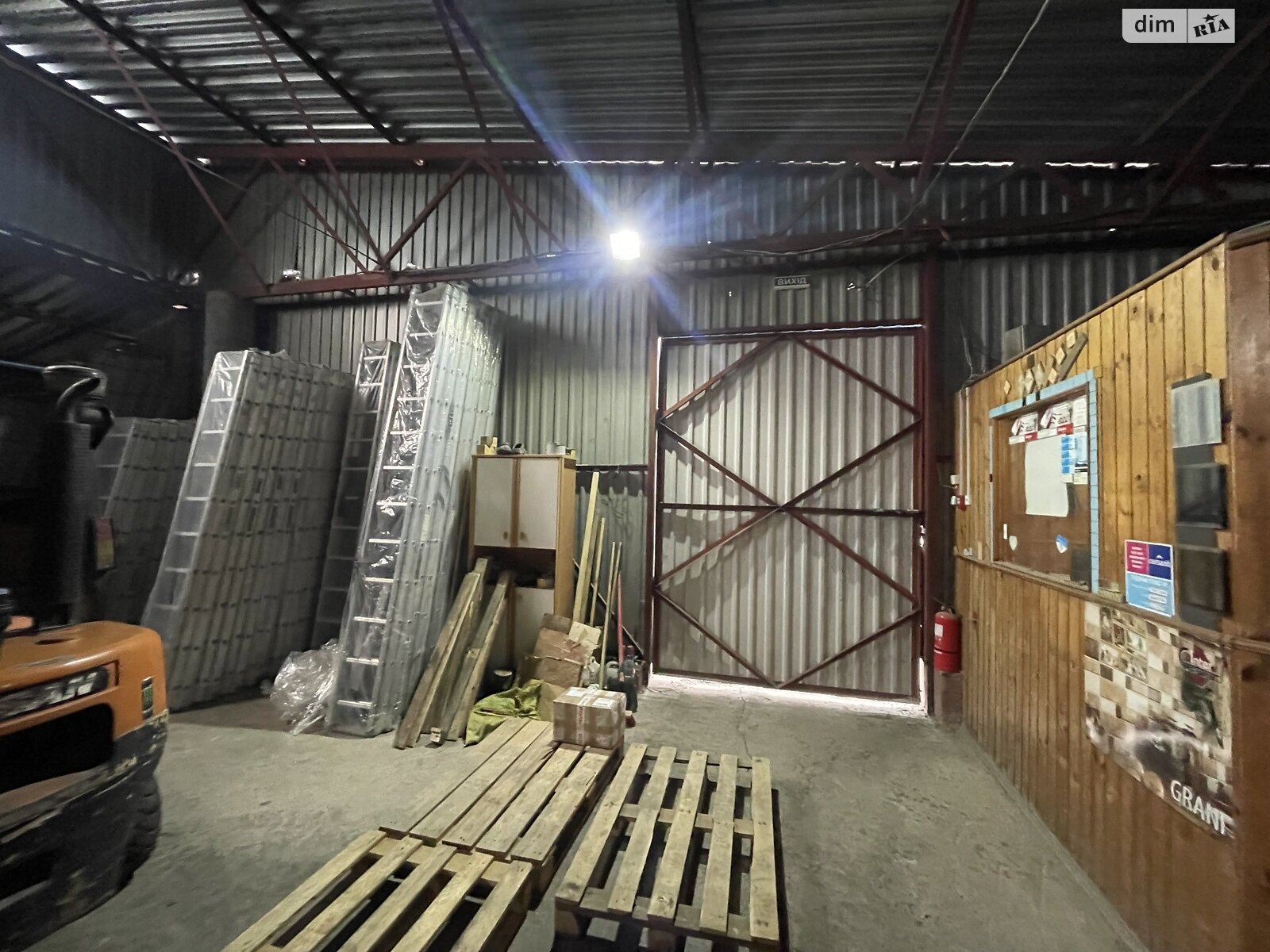 Комерційне приміщення в Рівному, продаж по Сірка Івана вулиця, район Чайка, ціна: 325 000 доларів за об’єкт фото 1 Комерційне приміщення в Рівному, продаж по Сірка Івана вулиця, район Чайка, ціна: 325 000 доларів за об’єкт фото 1