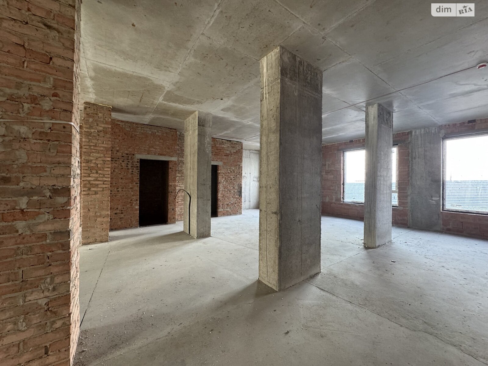 Комерційне приміщення в Рівному, продаж по Льонокомбінатівська вулиця 4, район Дозорцева, ціна: 300 000 доларів за об’єкт фото 1