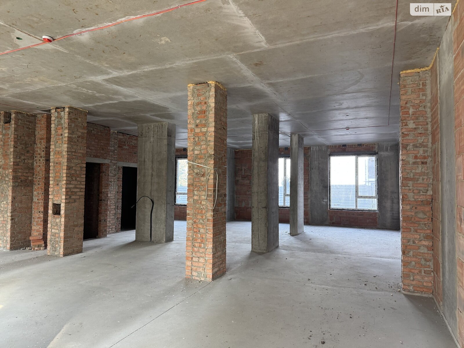 Коммерческое помещение в Ровно, продажа по Ленокомбинатовская улица 4, район Дозорцева, цена: 300 000 долларов за объект фото 1