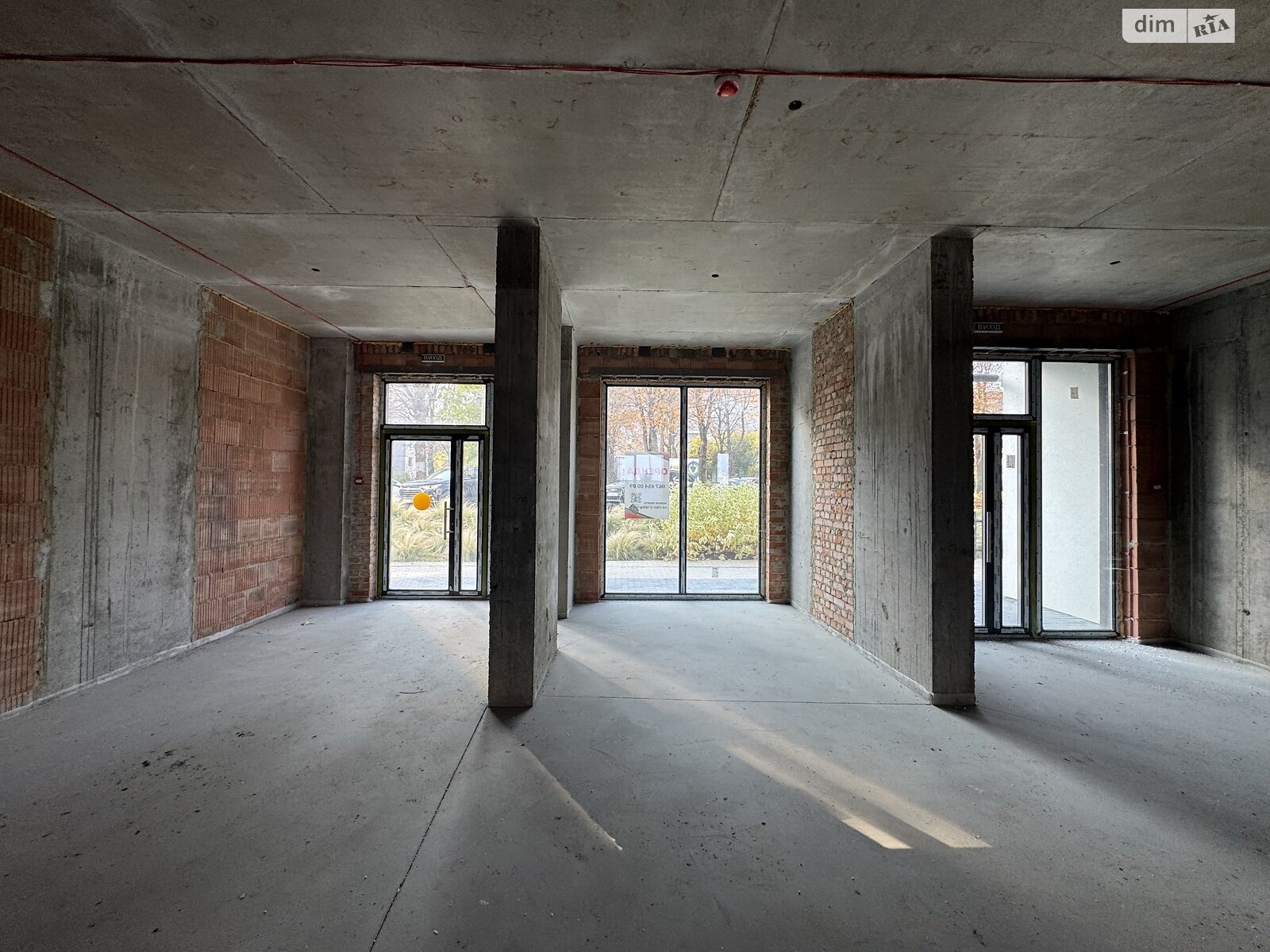 Коммерческое помещение в Ровно, продажа по Ленокомбинатовская улица 4, район Дозорцева, цена: 300 000 долларов за объект фото 1