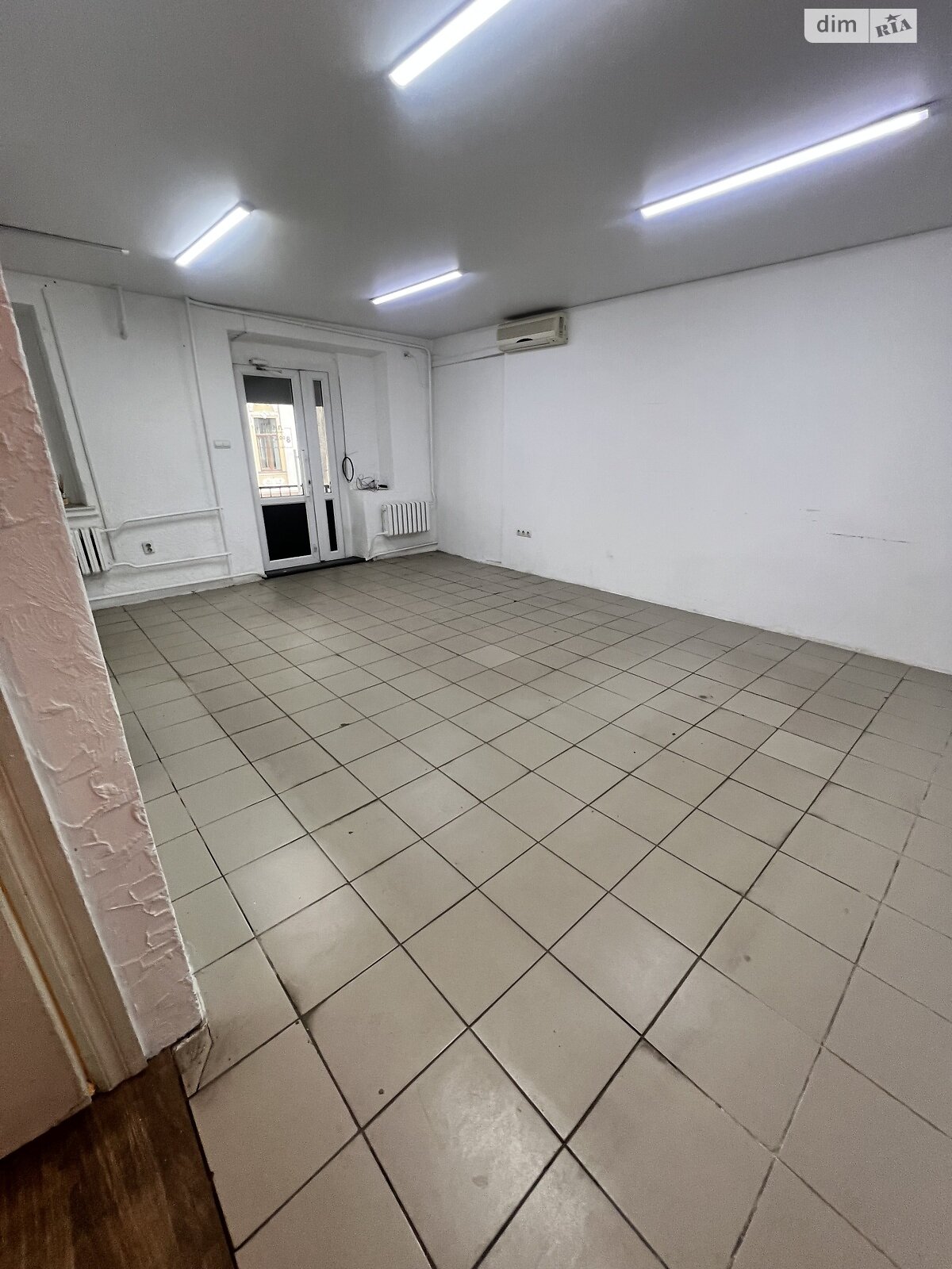 Комерційне приміщення в Рівному, продаж по 16 Липня вулиця 58, район Центр, ціна: 75 000 доларів за об’єкт фото 1