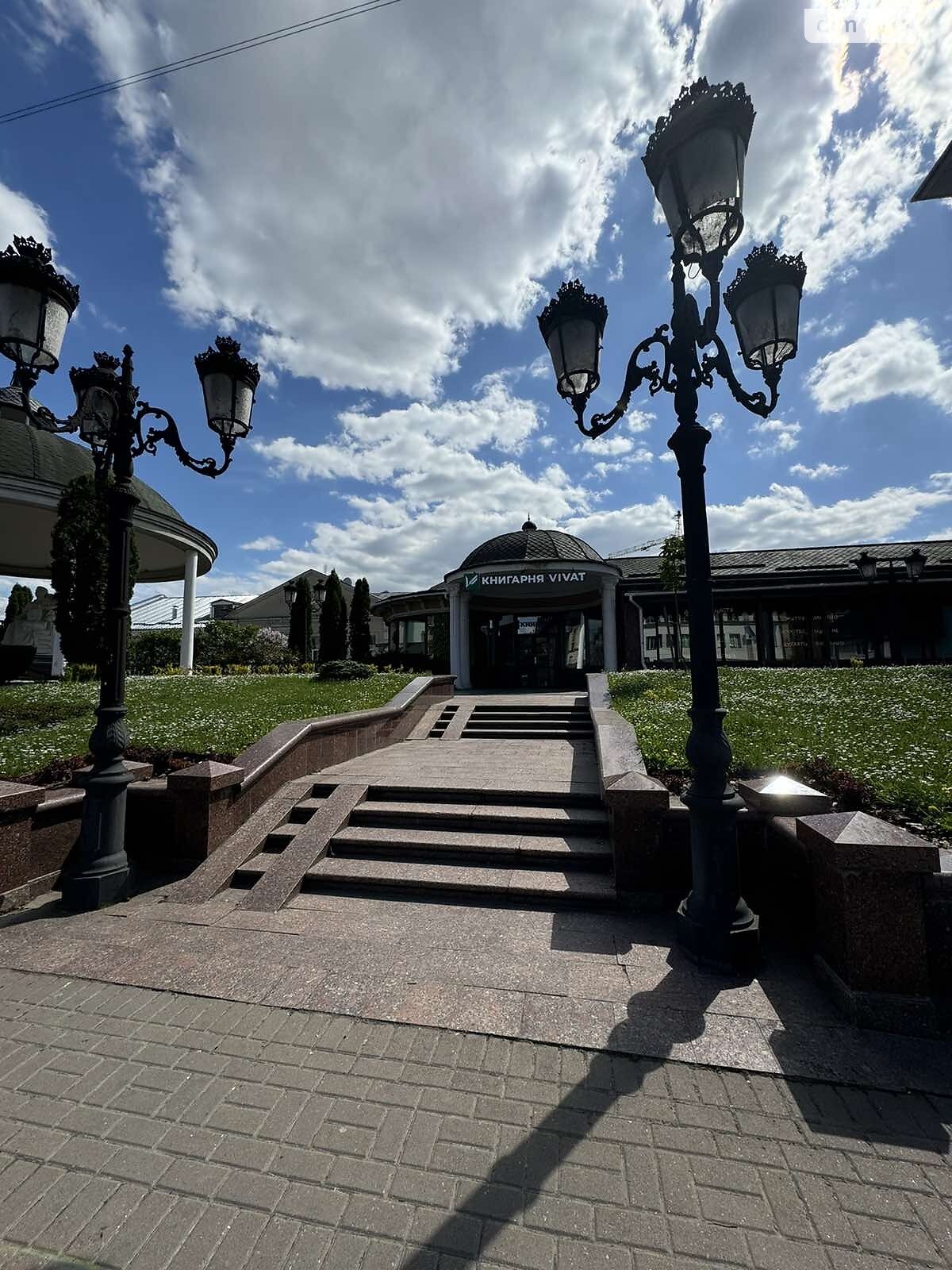 Коммерческое помещение в Ровно, продажа по Соборная улица 65, район Центр, цена: 250 000 долларов за объект фото 1 Коммерческое помещение в Ровно, продажа по Соборная улица 65, район Центр, цена: 250 000 долларов за объект фото 1