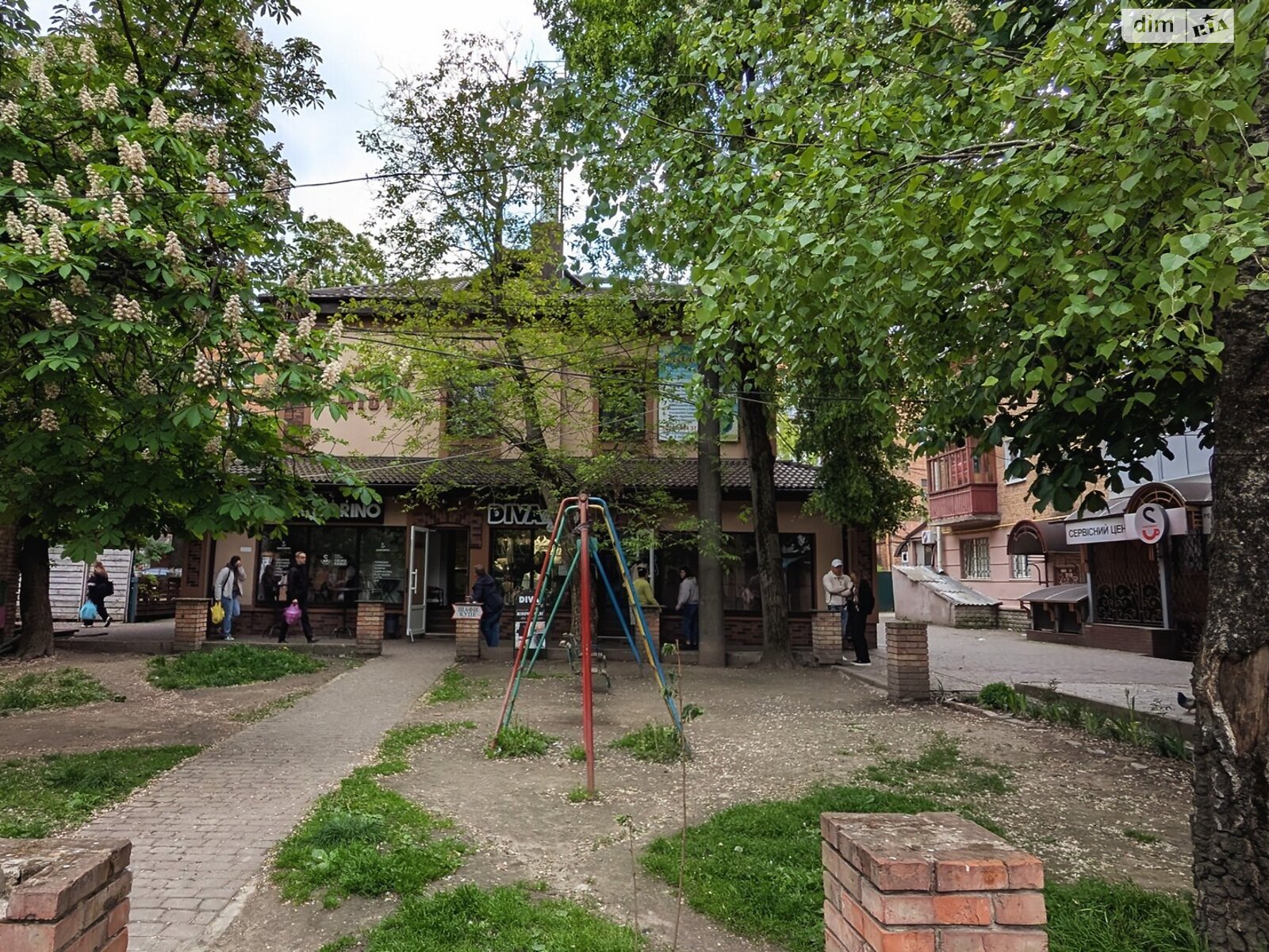 Коммерческое помещение в Ровно, продажа по Соборная улица, район Центр, цена: 90 000 долларов за объект фото 1 Коммерческое помещение в Ровно, продажа по Соборная улица, район Центр, цена: 90 000 долларов за объект фото 1