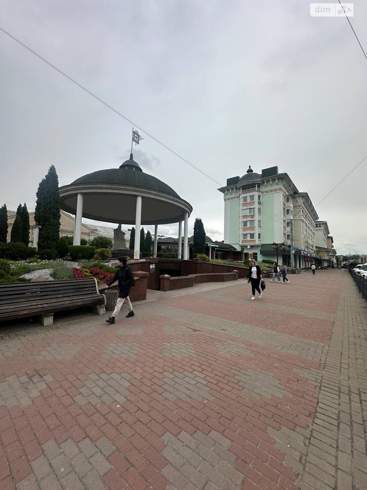 Комерційне приміщення в Рівному, продаж по Соборна вулиця 69, район Центр, ціна: 5 000 доларів за об’єкт фото 1 Комерційне приміщення в Рівному, продаж по Соборна вулиця 69, район Центр, ціна: 5 000 доларів за об’єкт фото 1