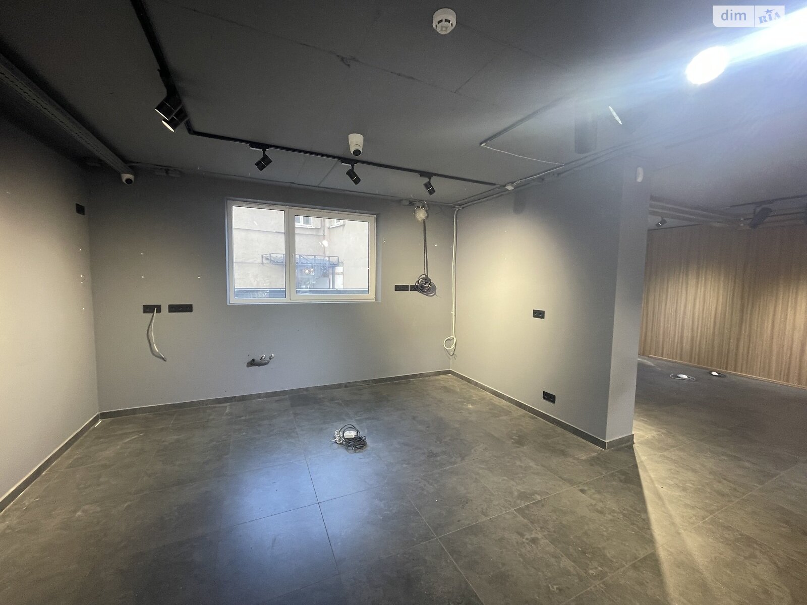 Коммерческое помещение в Ровно, продажа по Соборная улица, район Центр, цена: 130 000 долларов за объект фото 1