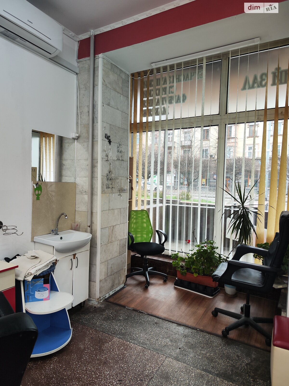 Коммерческое помещение в Ровно, продажа по Соборная улица, район Центр, цена: 178 000 долларов за объект фото 1