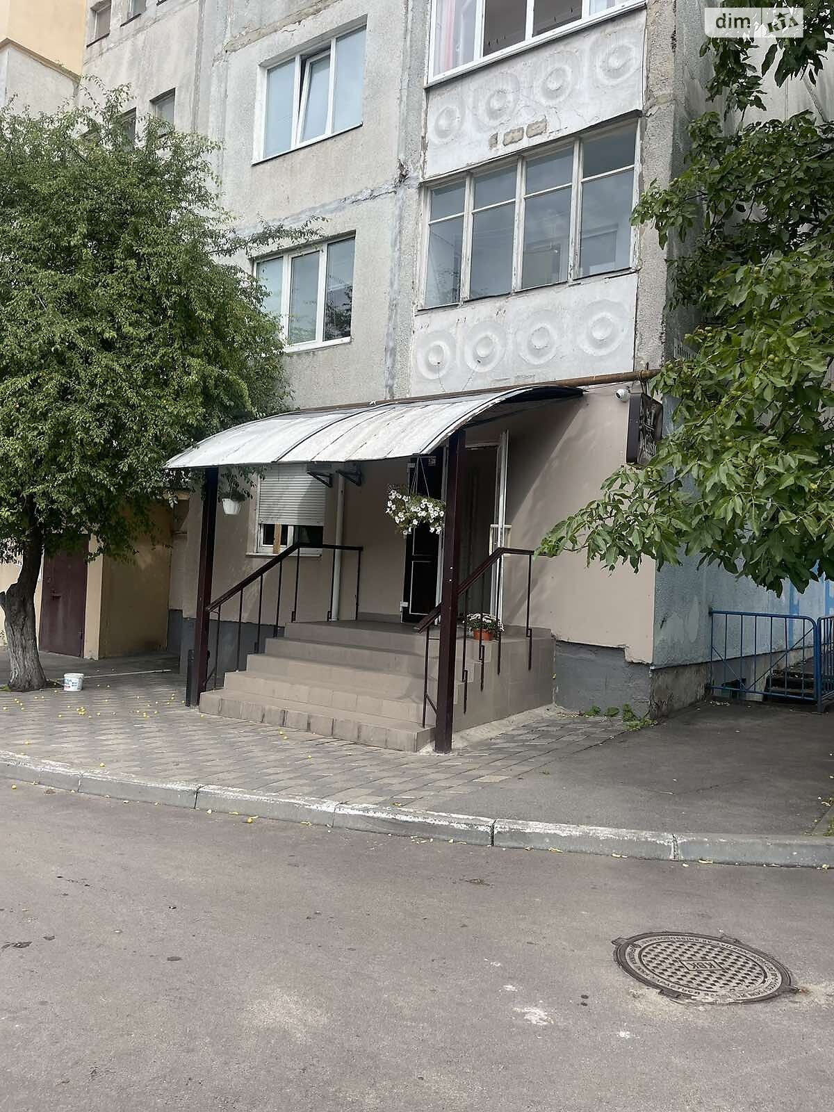Коммерческое помещение в Ровно, продажа по Соборная улица 261, район Ювилейный, цена: 53 000 долларов за объект фото 1 Коммерческое помещение в Ровно, продажа по Соборная улица 261, район Ювилейный, цена: 53 000 долларов за объект фото 1