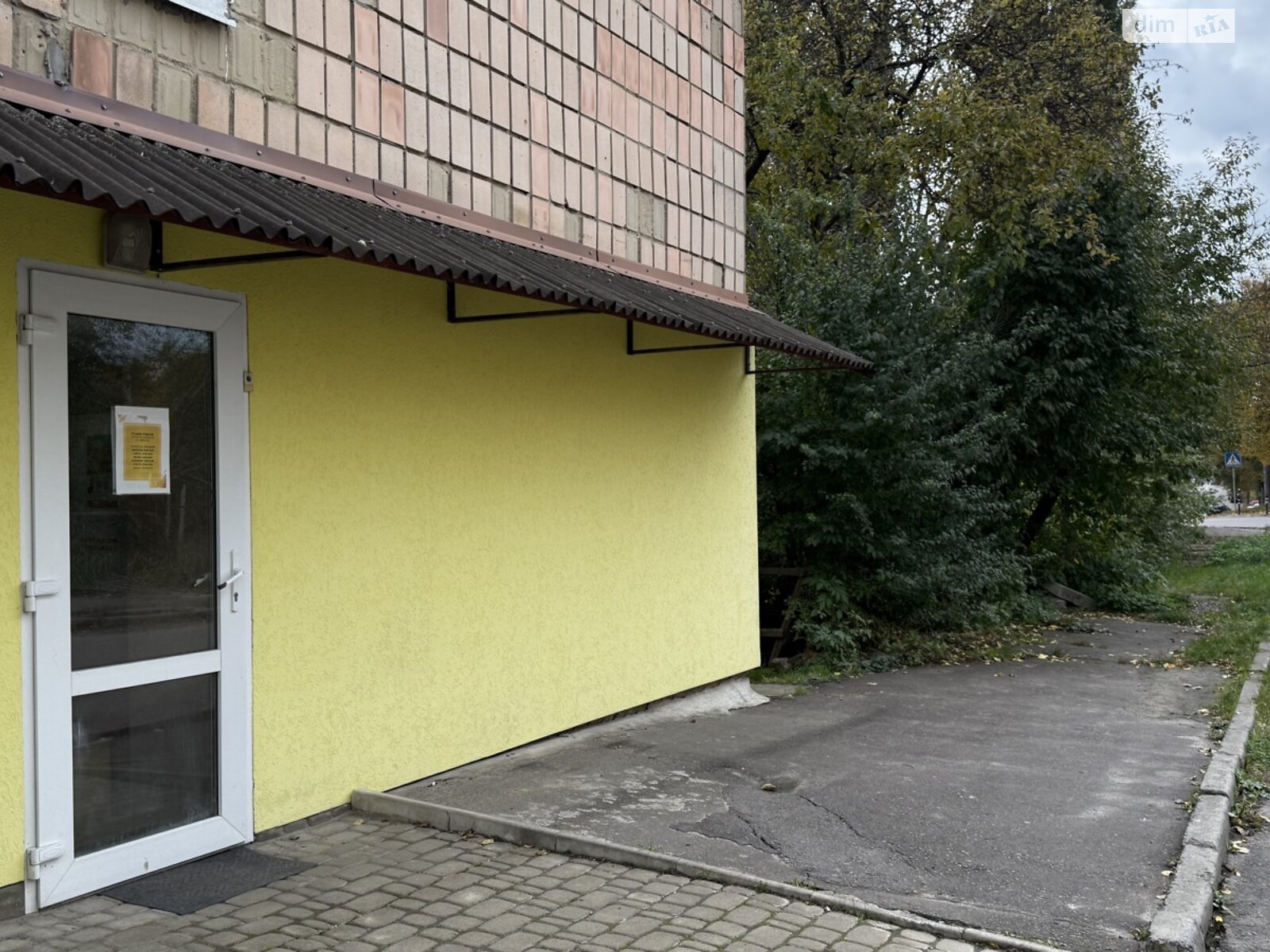 Комерційне приміщення в Рівному, продаж по Соборна вулиця 430, район Ювілейний, ціна: 75 000 доларів за об’єкт фото 1 Комерційне приміщення в Рівному, продаж по Соборна вулиця 430, район Ювілейний, ціна: 75 000 доларів за об’єкт фото 1