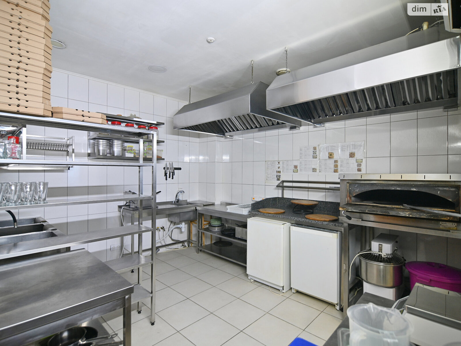 Комерційне приміщення в Сарнах, продаж по Вишнева вулиця 58А, ціна: 350 000 доларів за об’єкт фото 1 Комерційне приміщення в Сарнах, продаж по Вишнева вулиця 58А, ціна: 350 000 доларів за об’єкт фото 1