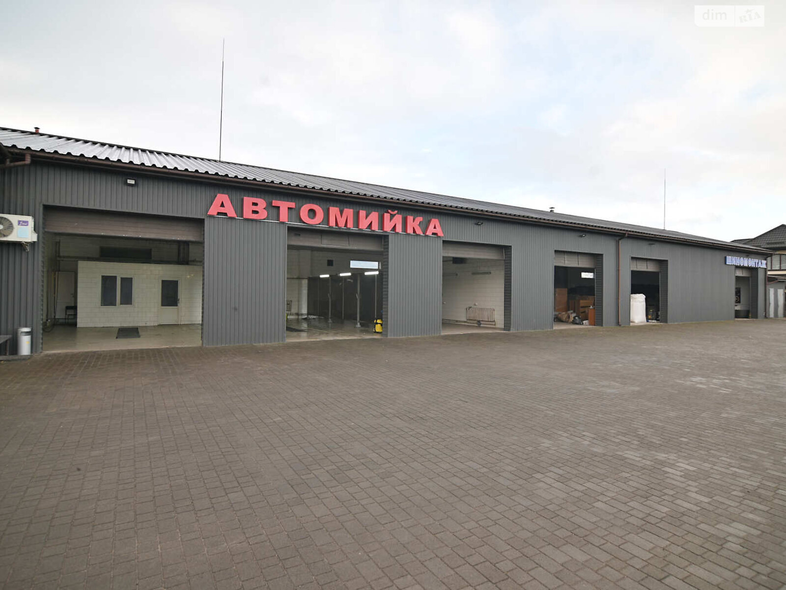 Комерційне приміщення в Сарнах, продаж по Вишнева вулиця 58А, ціна: 350 000 доларів за об’єкт фото 1 Комерційне приміщення в Сарнах, продаж по Вишнева вулиця 58А, ціна: 350 000 доларів за об’єкт фото 1