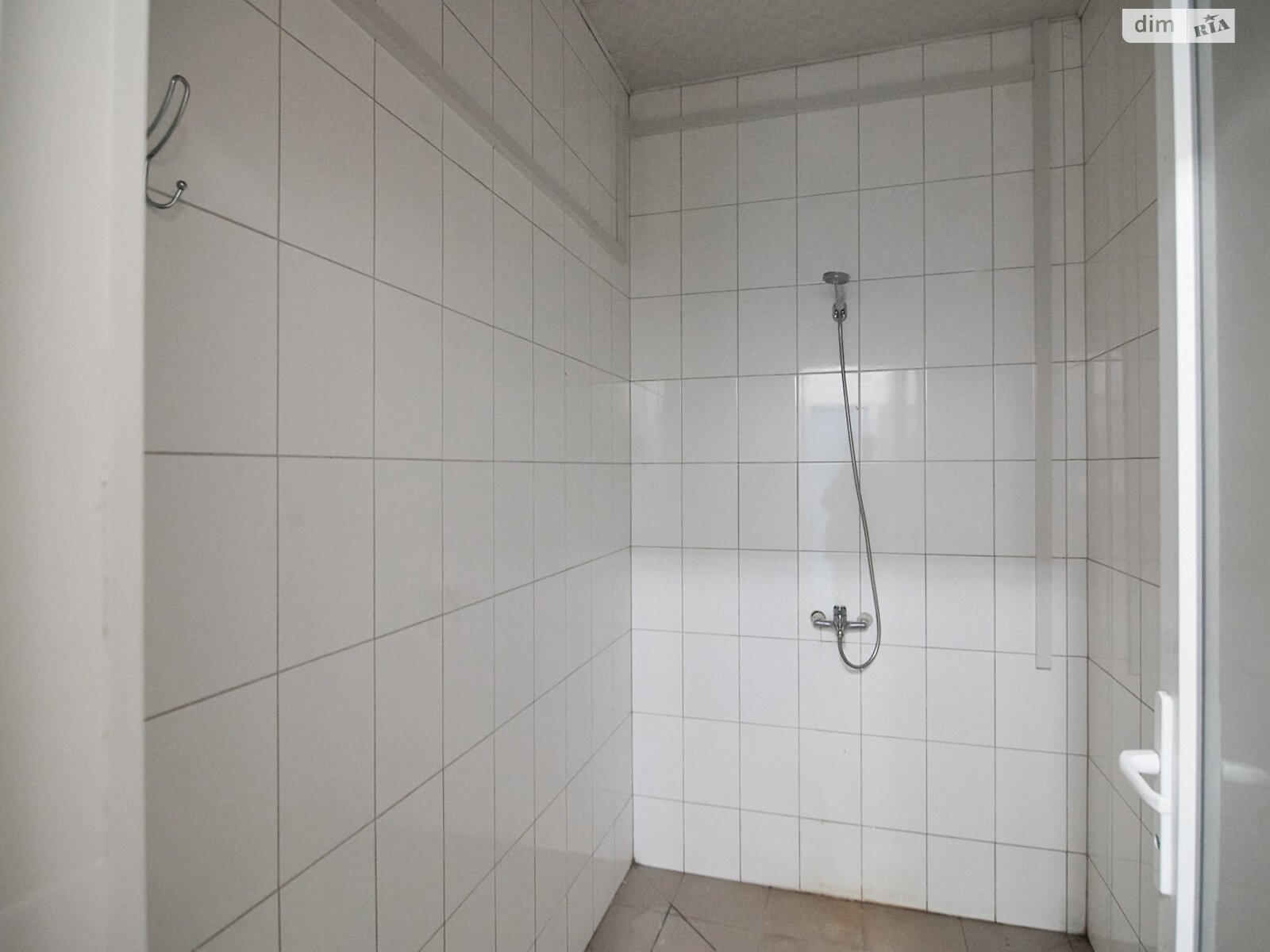 Комерційне приміщення в Сарнах, продаж по Вишнева вулиця 58А, ціна: 350 000 доларів за об’єкт фото 1 Комерційне приміщення в Сарнах, продаж по Вишнева вулиця 58А, ціна: 350 000 доларів за об’єкт фото 1