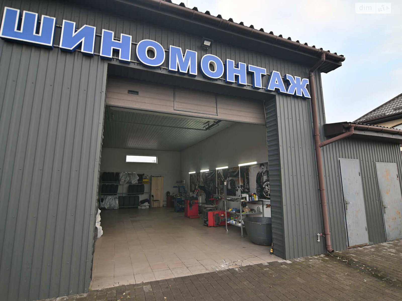 Комерційне приміщення в Сарнах, продаж по Вишнева вулиця 58А, ціна: 350 000 доларів за об’єкт фото 1 Комерційне приміщення в Сарнах, продаж по Вишнева вулиця 58А, ціна: 350 000 доларів за об’єкт фото 1