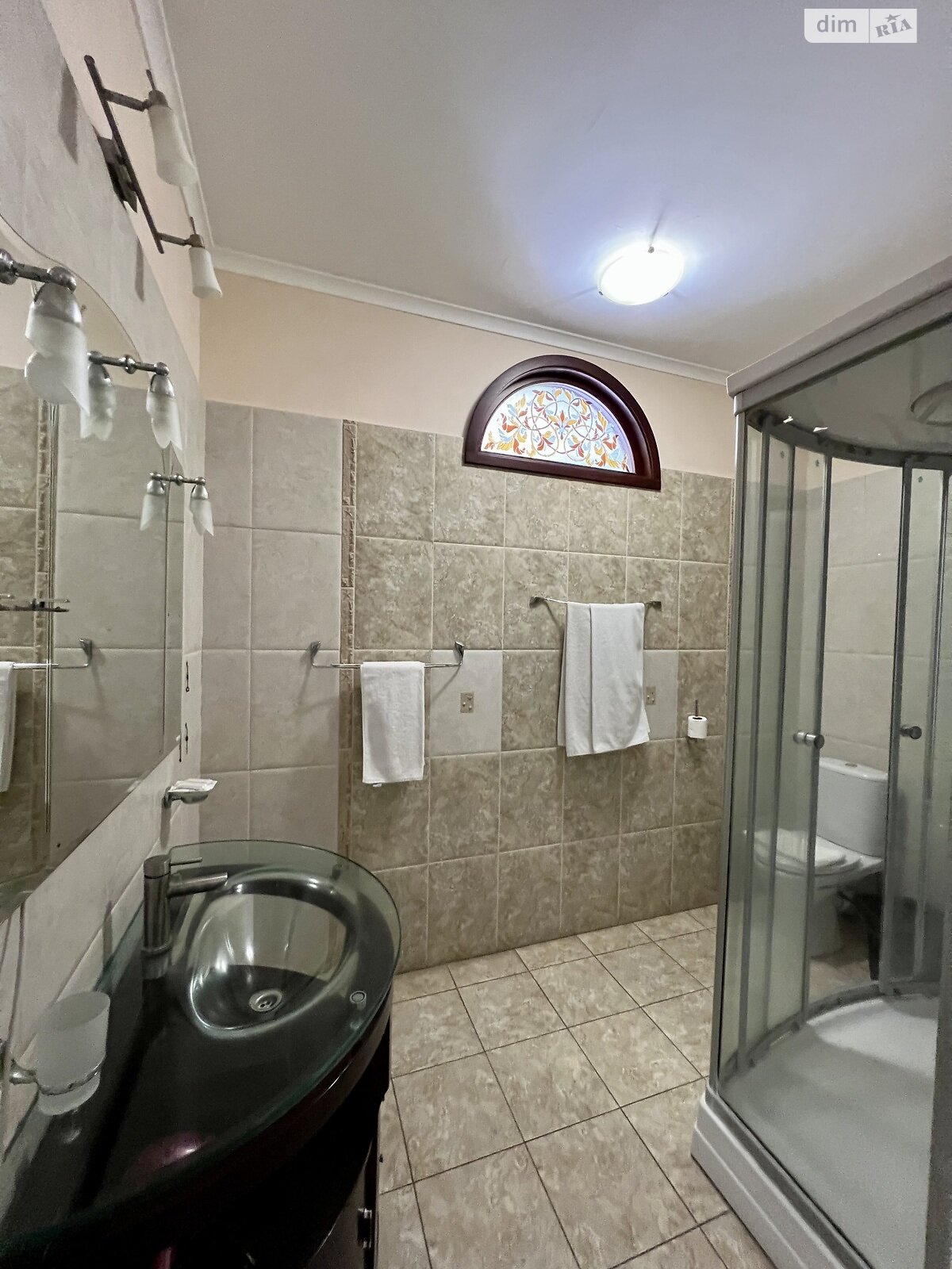 Коммерческое помещение в Сатанове, Курортная улица 19, цена: продажи 1 800 000 долларов за объект фото 1 Коммерческое помещение в Сатанове, Курортная улица 19, цена продажи: 1 800 000 долларов за объект фото 1