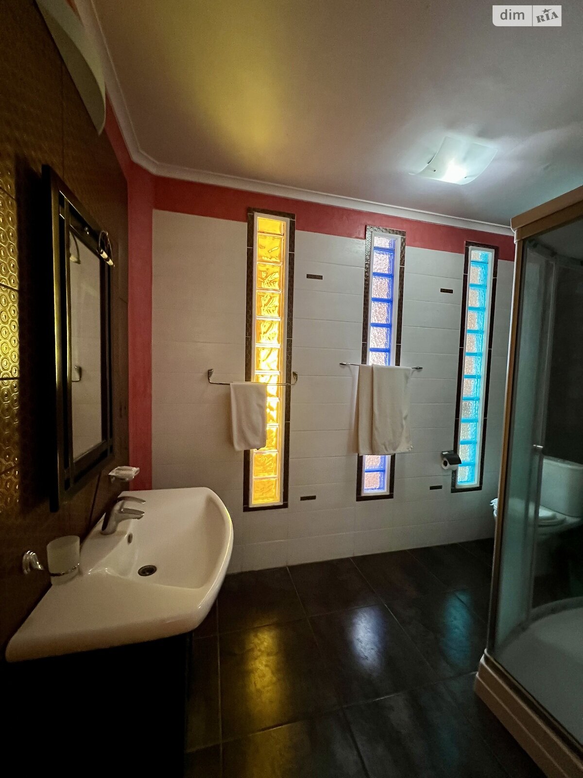 Коммерческое помещение в Сатанове, Курортная улица 19, цена: продажи 1 800 000 долларов за объект фото 1 Коммерческое помещение в Сатанове, Курортная улица 19, цена продажи: 1 800 000 долларов за объект фото 1