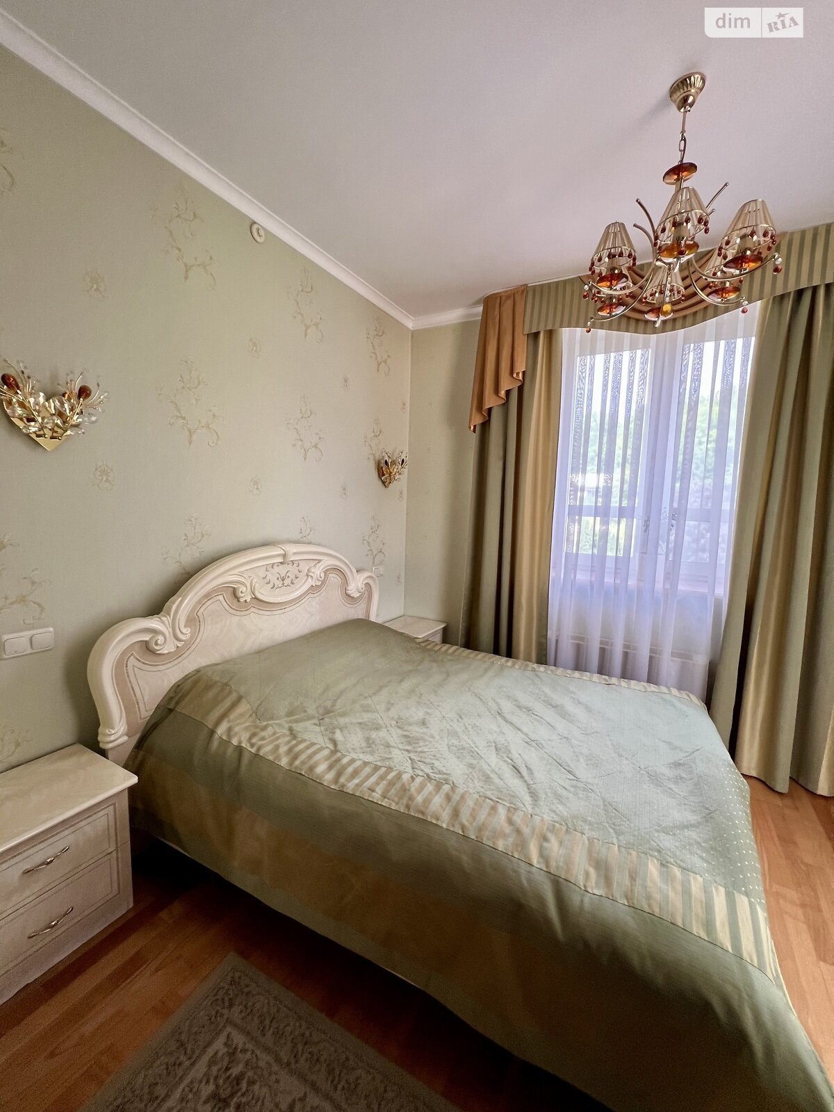 Коммерческое помещение в Сатанове, Курортная улица 19, цена: продажи 1 800 000 долларов за объект фото 1 Коммерческое помещение в Сатанове, Курортная улица 19, цена продажи: 1 800 000 долларов за объект фото 1