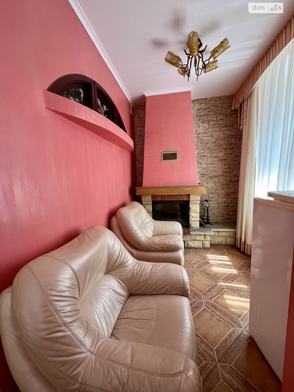 Коммерческое помещение в Сатанове, Курортная улица 19, цена: продажи 1 800 000 долларов за объект фото 1 Коммерческое помещение в Сатанове, Курортная улица 19, цена продажи: 1 800 000 долларов за объект фото 1