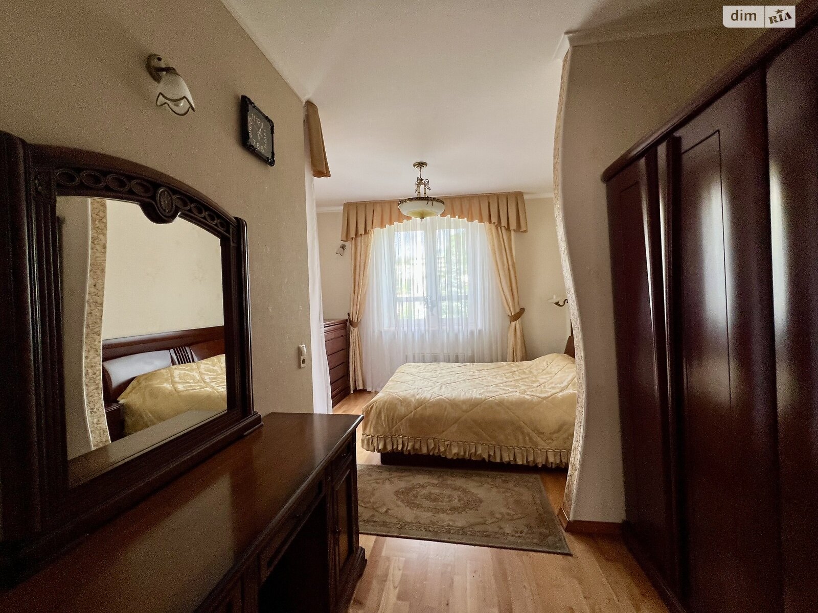 Коммерческое помещение в Сатанове, Курортная улица 19, цена: продажи 1 800 000 долларов за объект фото 1 Коммерческое помещение в Сатанове, Курортная улица 19, цена продажи: 1 800 000 долларов за объект фото 1