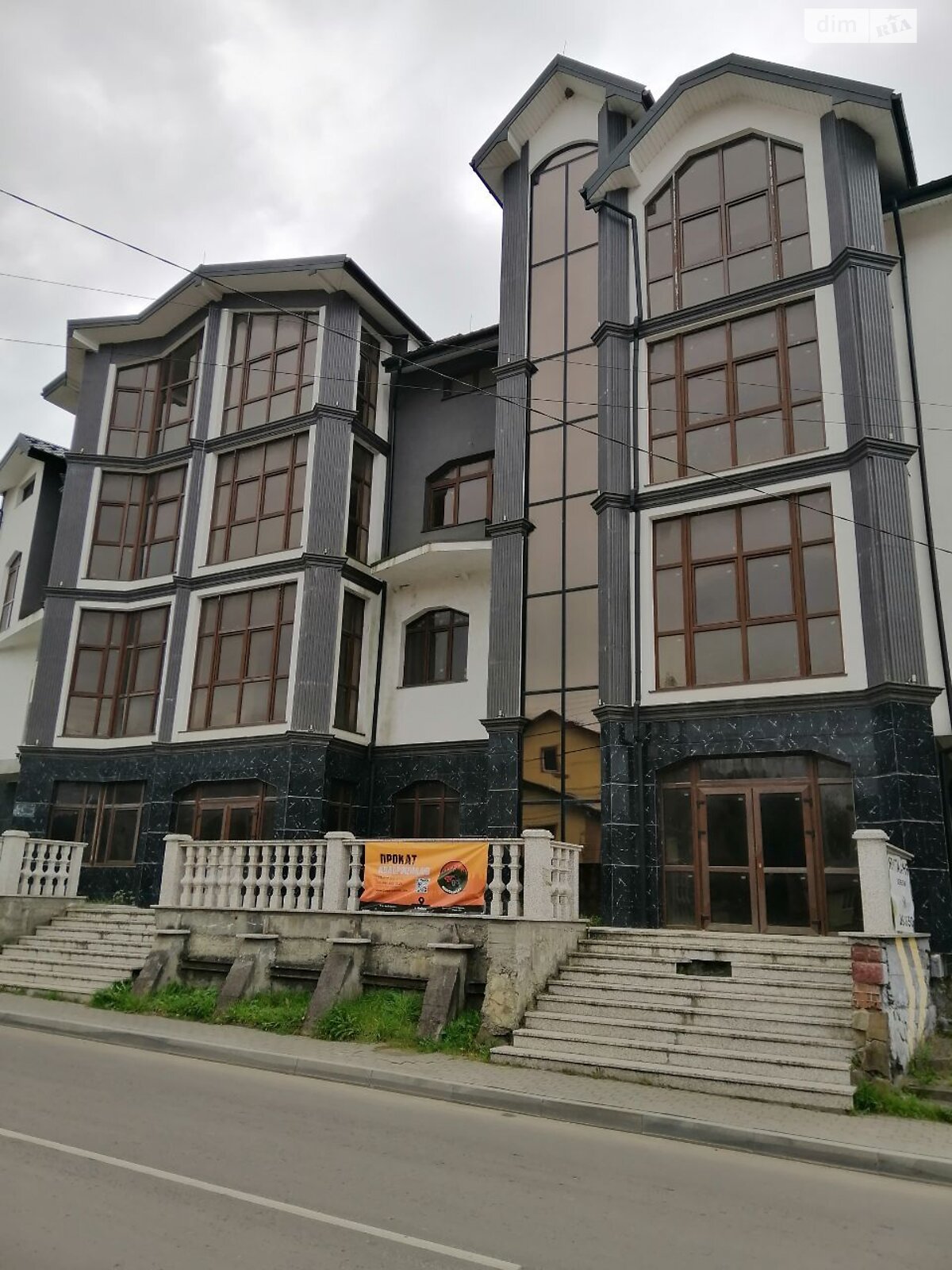 Коммерческое помещение в Сходнице, Тараса Шевченко улица, цена: продажи 1 149 999 долларов за объект фото 1 Коммерческое помещение в Сходнице, Тараса Шевченко улица, цена продажи: 1 149 999 долларов за объект фото 1