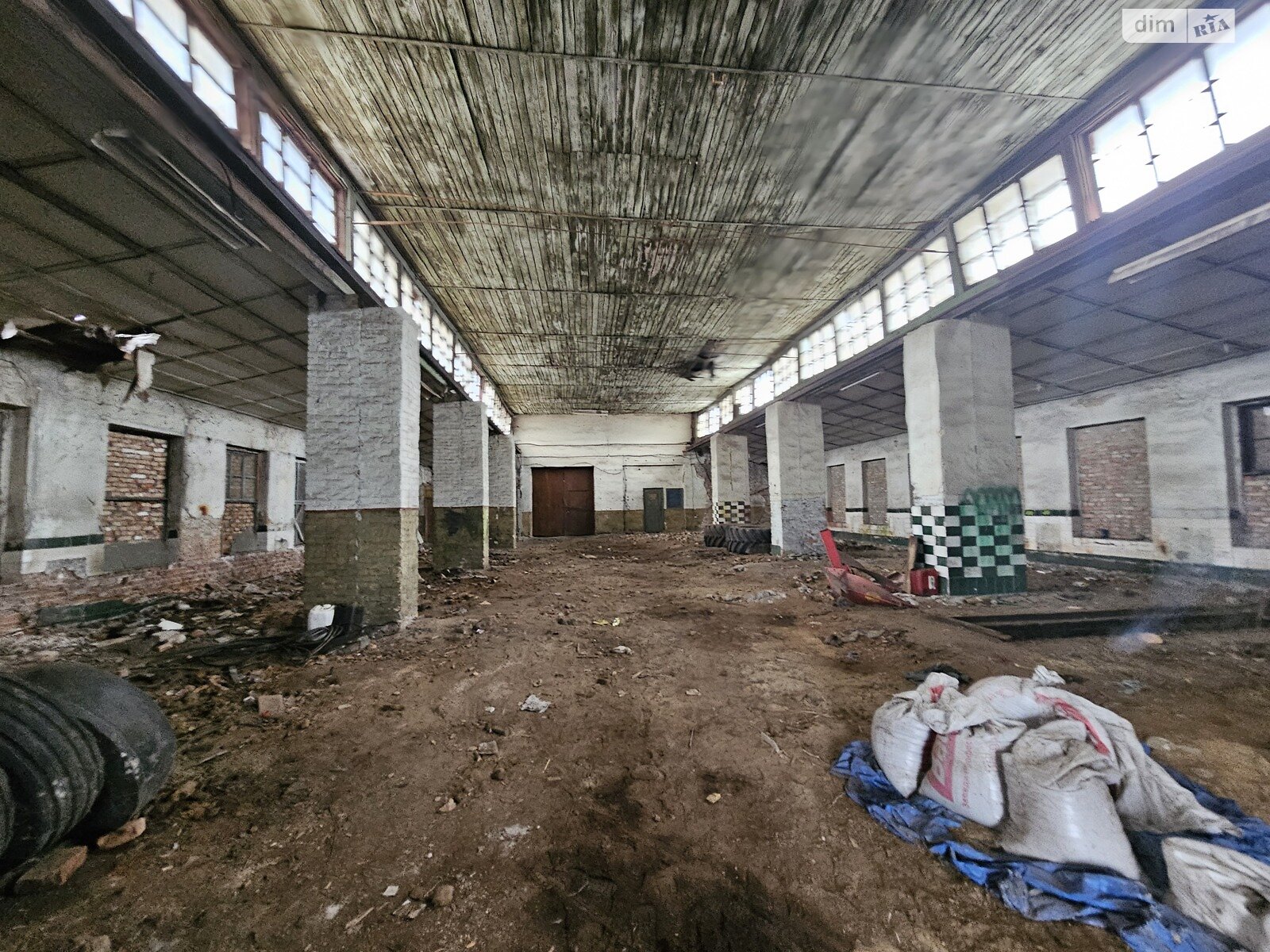 Коммерческое помещение в Шполе, продажа по Соборная (Ленина) улица 128, район Шпола, цена: 105 000 долларов за объект фото 1 Коммерческое помещение в Шполе, продажа по Соборная (Ленина) улица 128, район Шпола, цена: 105 000 долларов за объект фото 1