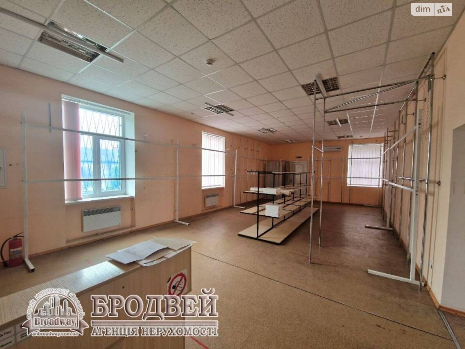 Коммерческое помещение в Сновске, Дачная 8, цена продажи: 15 000 долларов за объект фото 1