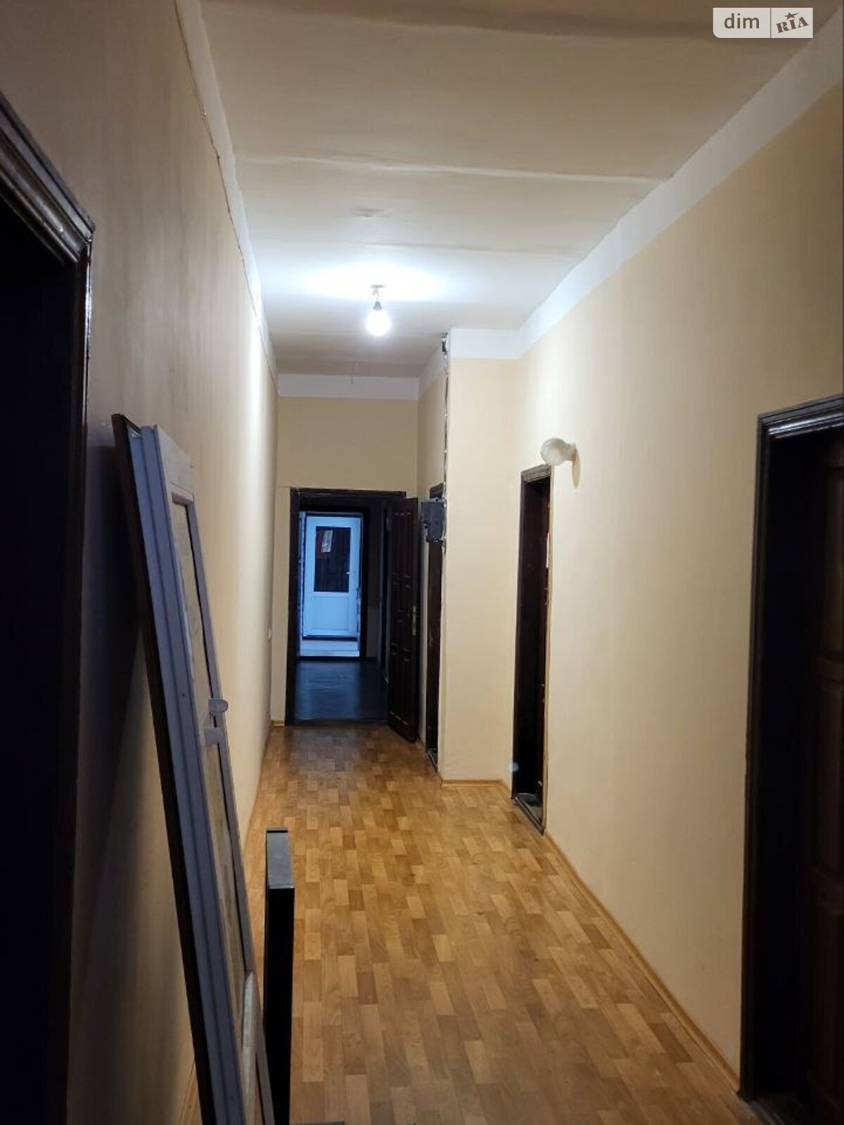 Коммерческое помещение в Соленом, продажа по Героїв України 19, район Соленое, цена: 142 200 долларов за объект фото 1 Коммерческое помещение в Соленом, продажа по Героїв України 19, район Соленое, цена: 142 200 долларов за объект фото 1