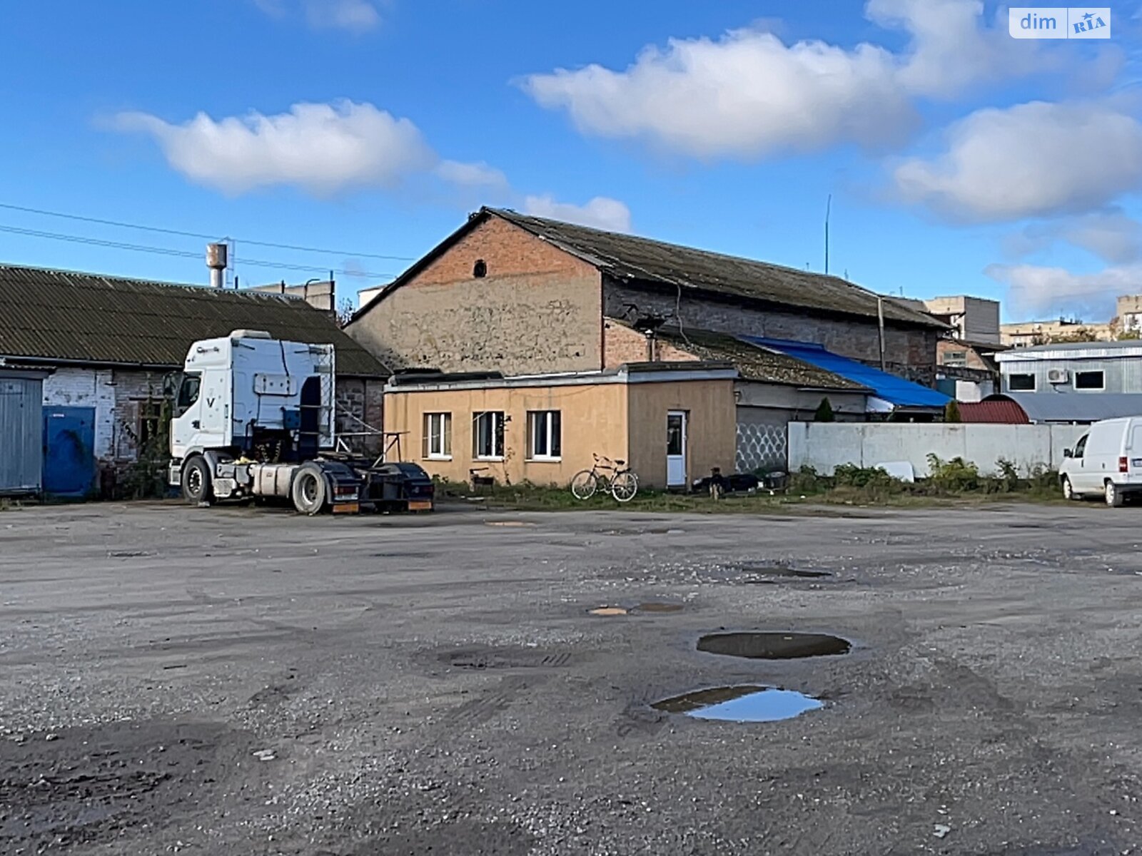 Комерційне приміщення в Стрижавці, Будівельна вулиця 1, ціна продажу: 600 000 доларів за об’єкт фото 1