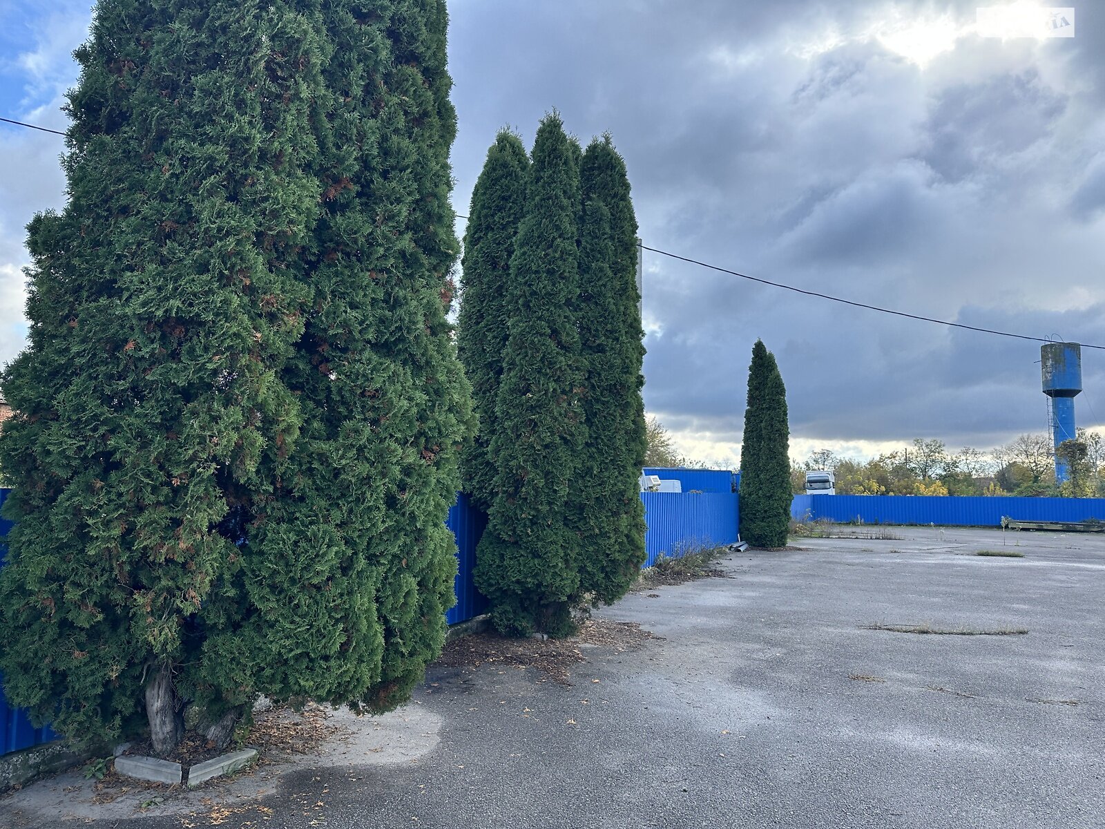 Коммерческое помещение в Стрижавке, Строительная улица, цена продажи: 600 000 долларов за объект фото 1