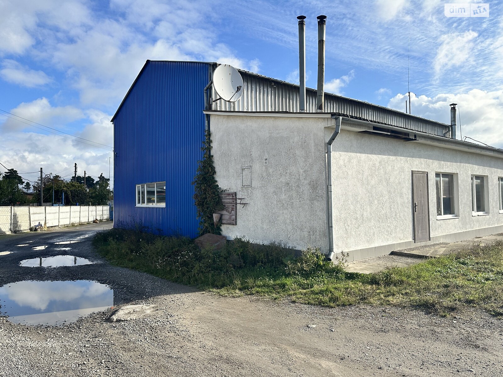 Коммерческое помещение в Стрижавке, Строительная улица, цена продажи: 600 000 долларов за объект фото 1