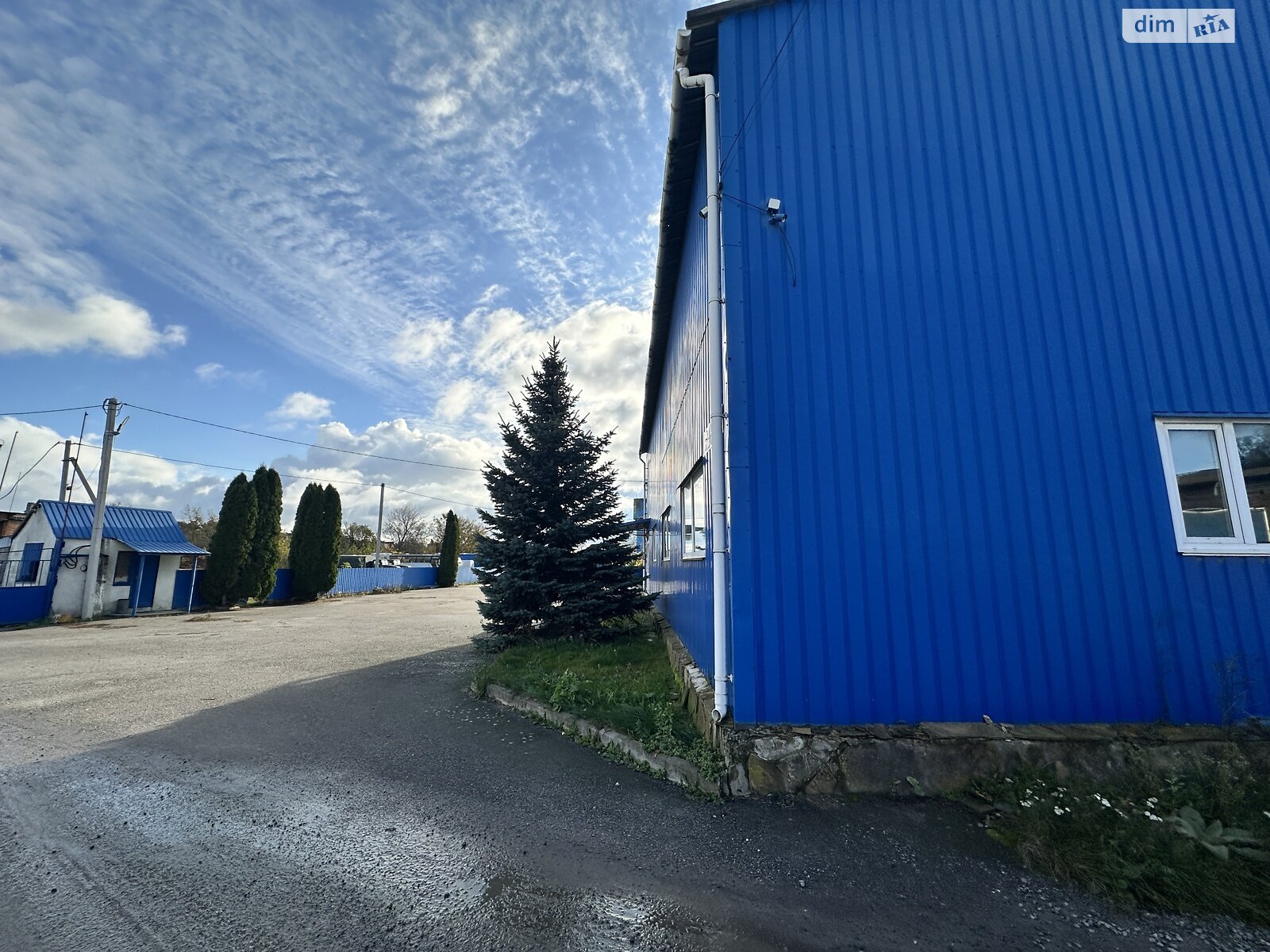 Коммерческое помещение в Стрижавке, Строительная улица, цена продажи: 600 000 долларов за объект фото 1