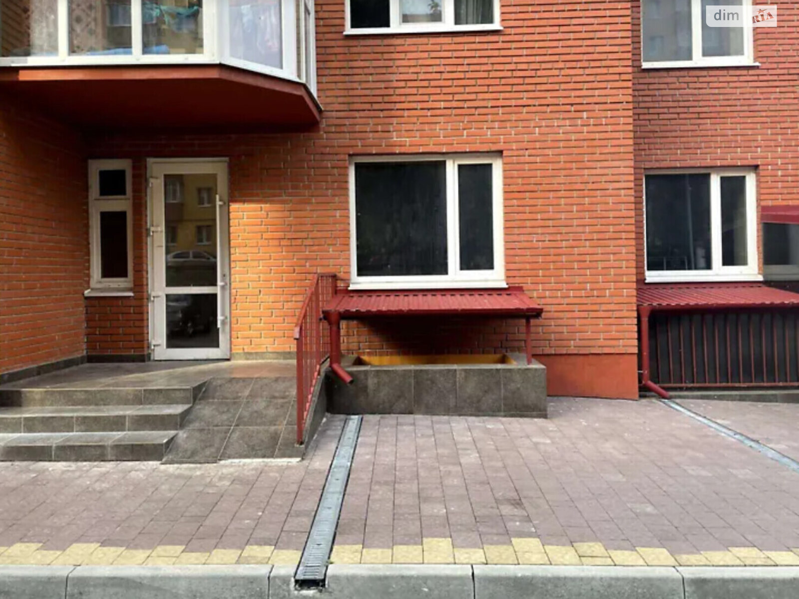 Комерційне приміщення в Тернополі, продаж по Генерала Мирона Тарнавського вулиця, район Бам, ціна: 72 000 доларів за об’єкт фото 1 Комерційне приміщення в Тернополі, продаж по Генерала Мирона Тарнавського вулиця, район Бам, ціна: 72 000 доларів за об’єкт фото 1
