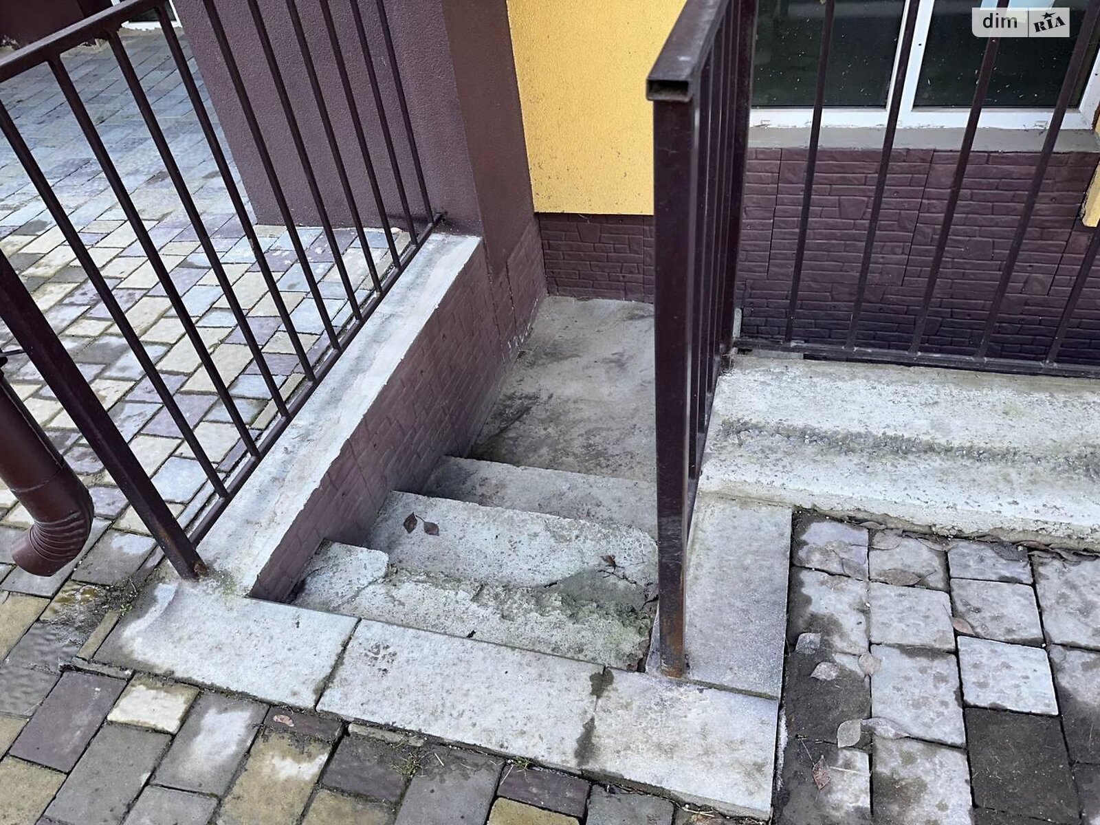 Коммерческое помещение в Тернополе, продажа по Злуки проспект, район Бам, цена: 18 000 долларов за объект фото 1 Коммерческое помещение в Тернополе, продажа по Злуки проспект, район Бам, цена: 18 000 долларов за объект фото 1