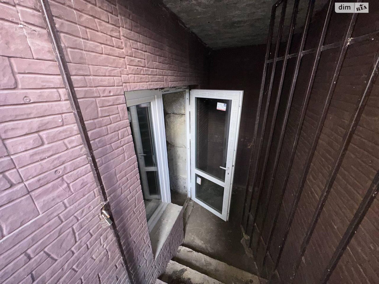 Коммерческое помещение в Тернополе, продажа по Злуки проспект, район Бам, цена: 18 000 долларов за объект фото 1 Коммерческое помещение в Тернополе, продажа по Злуки проспект, район Бам, цена: 18 000 долларов за объект фото 1