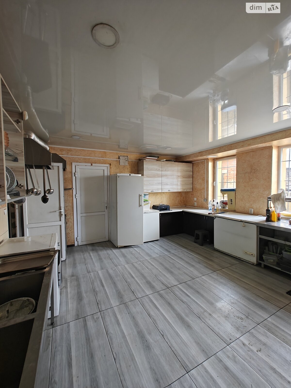 Коммерческое помещение в Тернополе, продажа по Бережанская улица, район Дружба, цена: 240 000 долларов за объект фото 1 Коммерческое помещение в Тернополе, продажа по Бережанская улица, район Дружба, цена: 240 000 долларов за объект фото 1